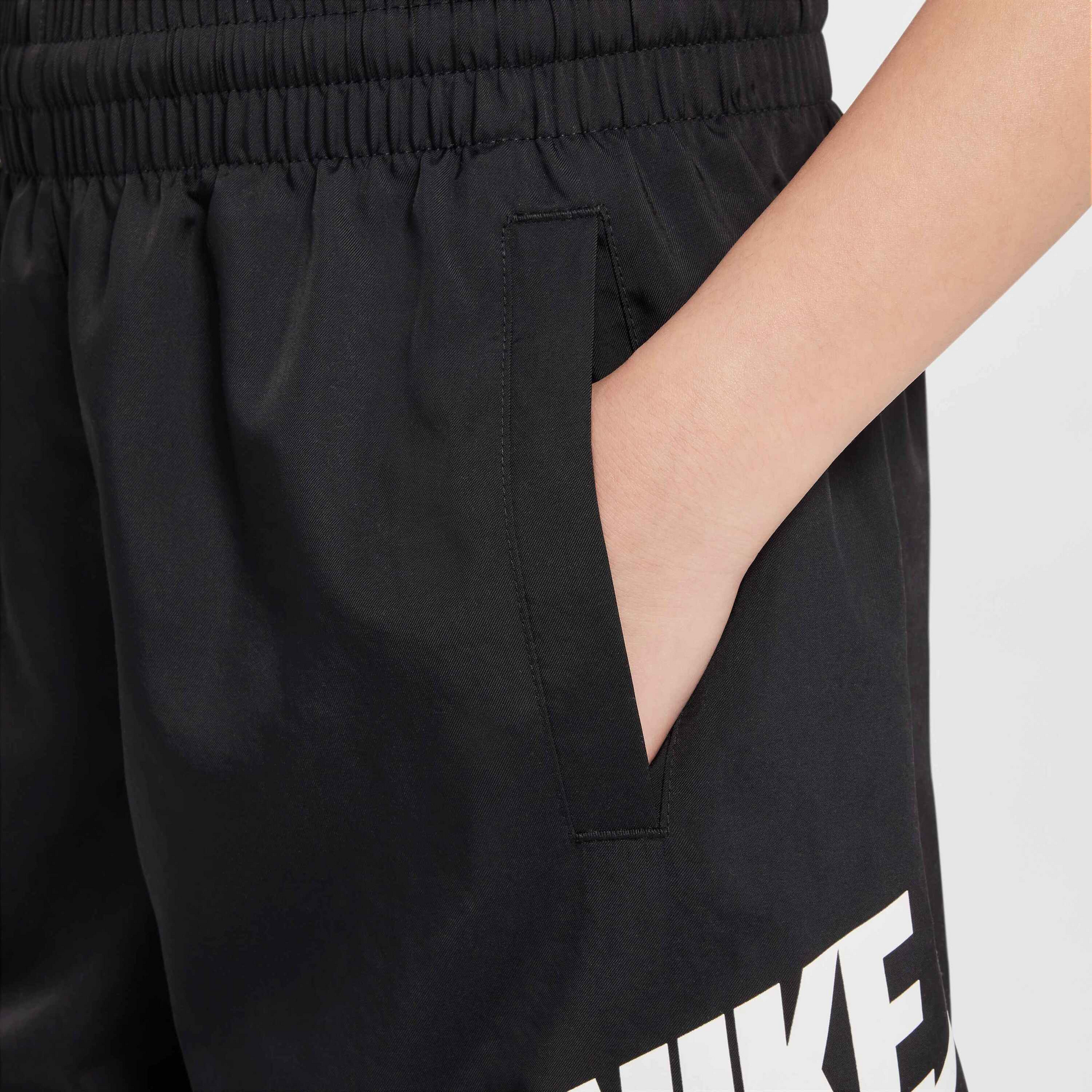 NIKE, Older Kids' 15cm (approx.) Woven Shorts Sportswear Club