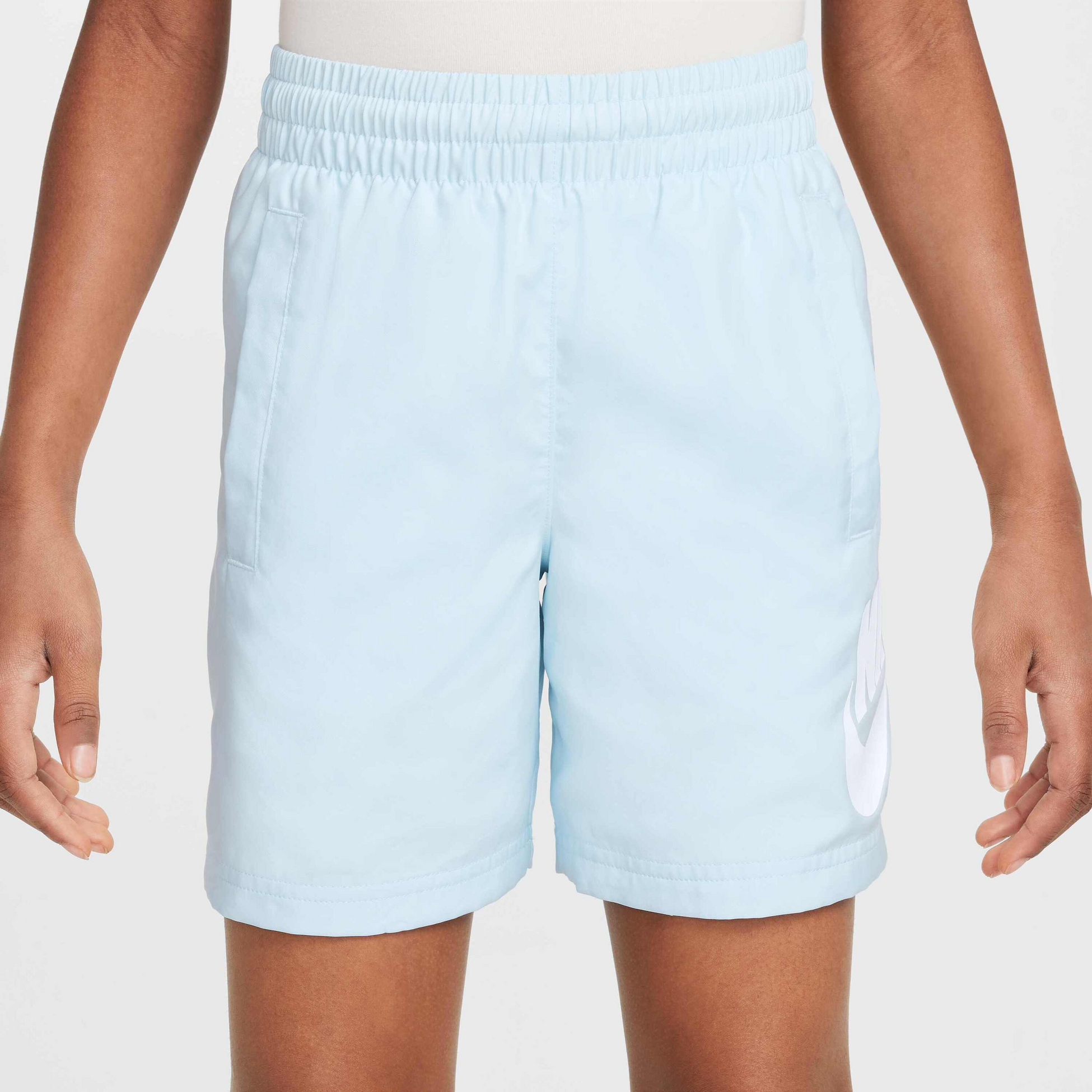 NIKE, Older Kids' 15cm (approx.) Woven Shorts Sportswear Club