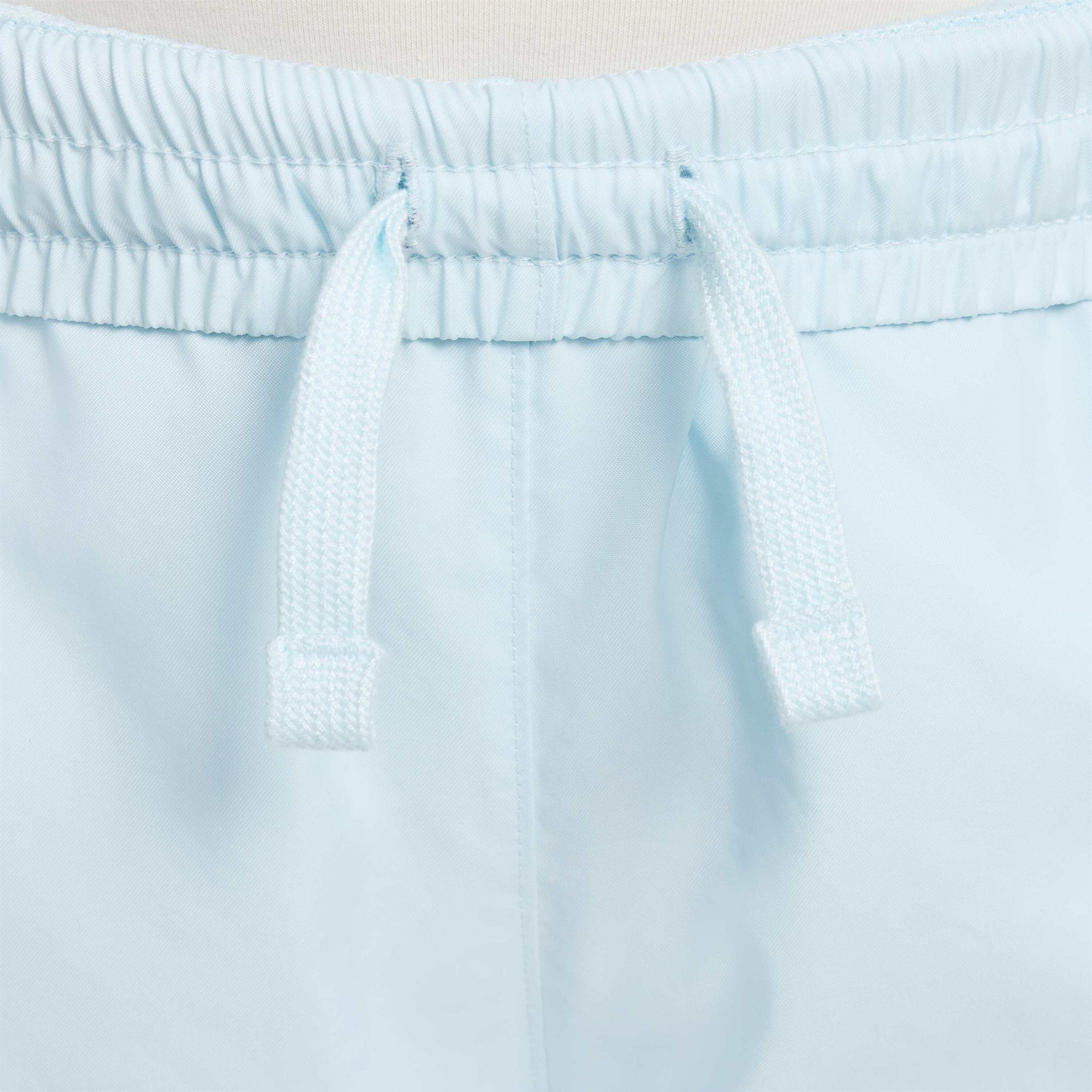 NIKE, Older Kids' 15cm (approx.) Woven Shorts Sportswear Club