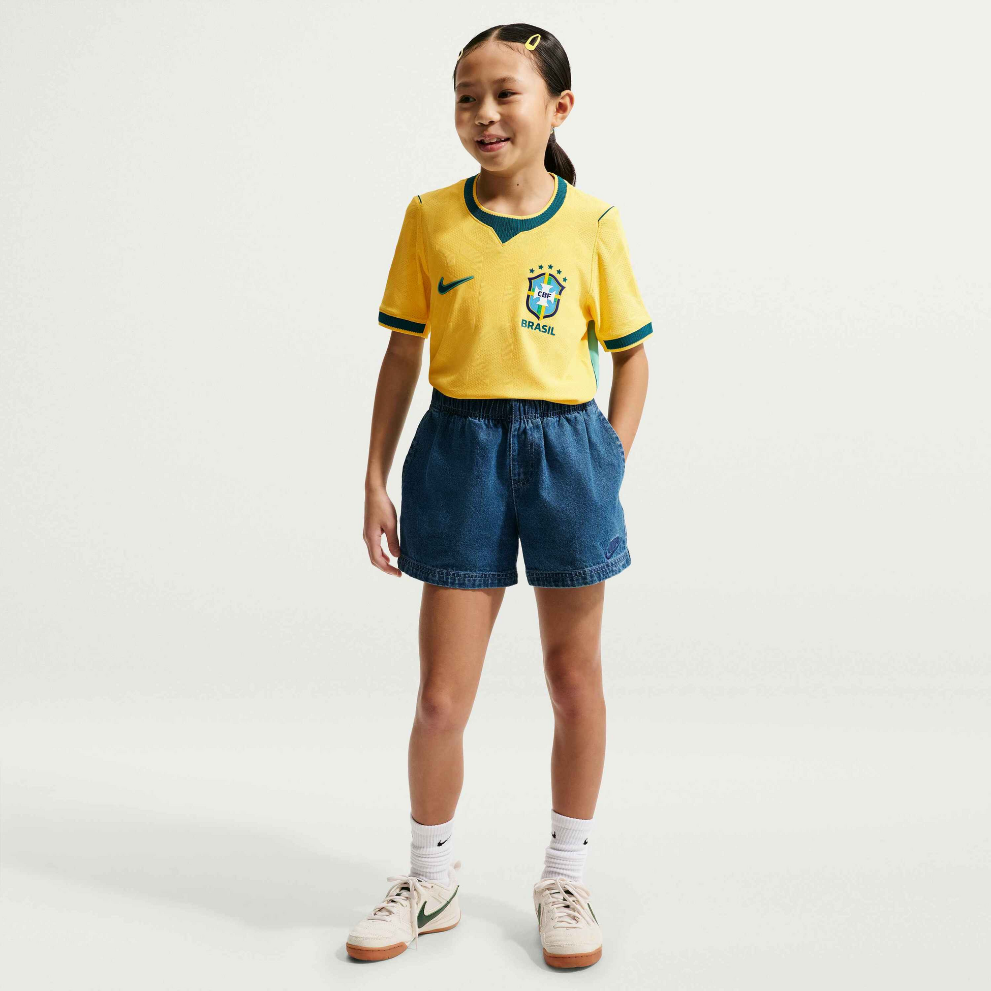 NIKE, Older Kids' Aero-fit Football Authentic Jersey Brazil 2026 Match Home