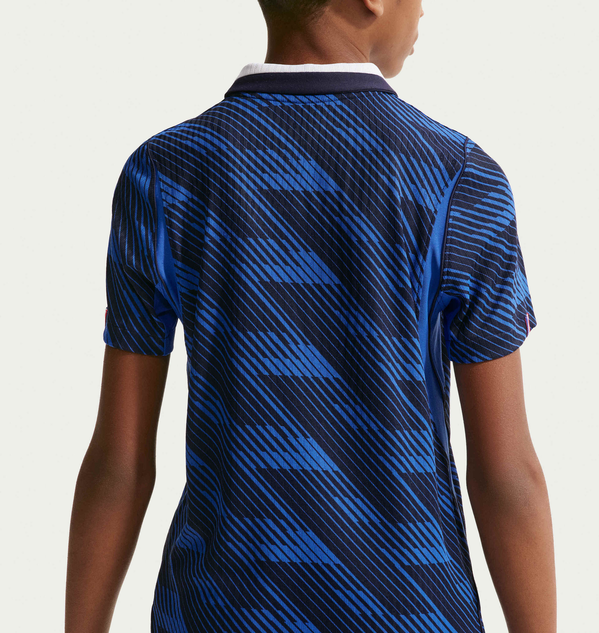 NIKE, Older Kids' Aero-fit Football Authentic Jersey Fff 2026 Match Home