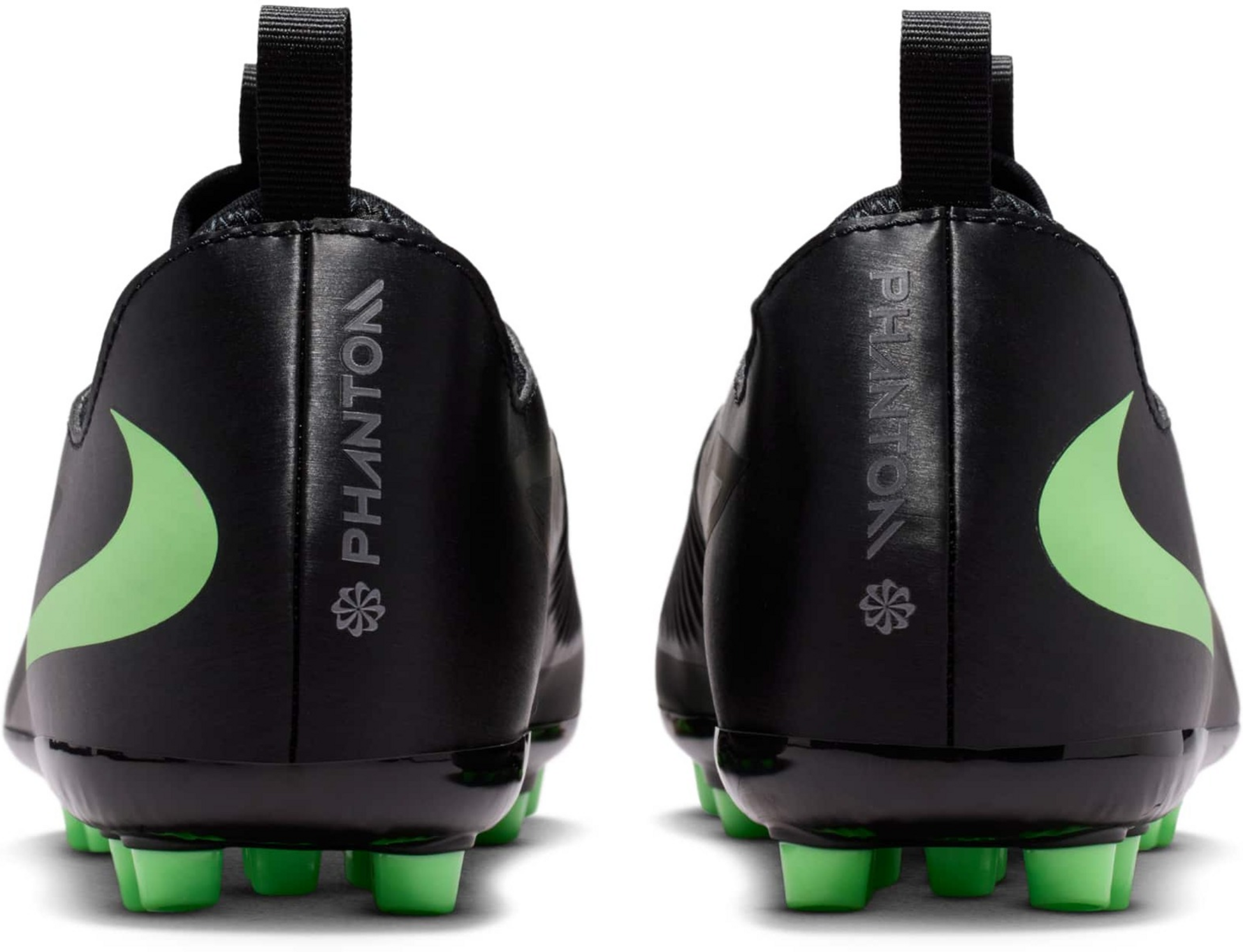 NIKE, Older Kids' Artificial-grass Football Boot Jr. Phantom 6 Low Academy