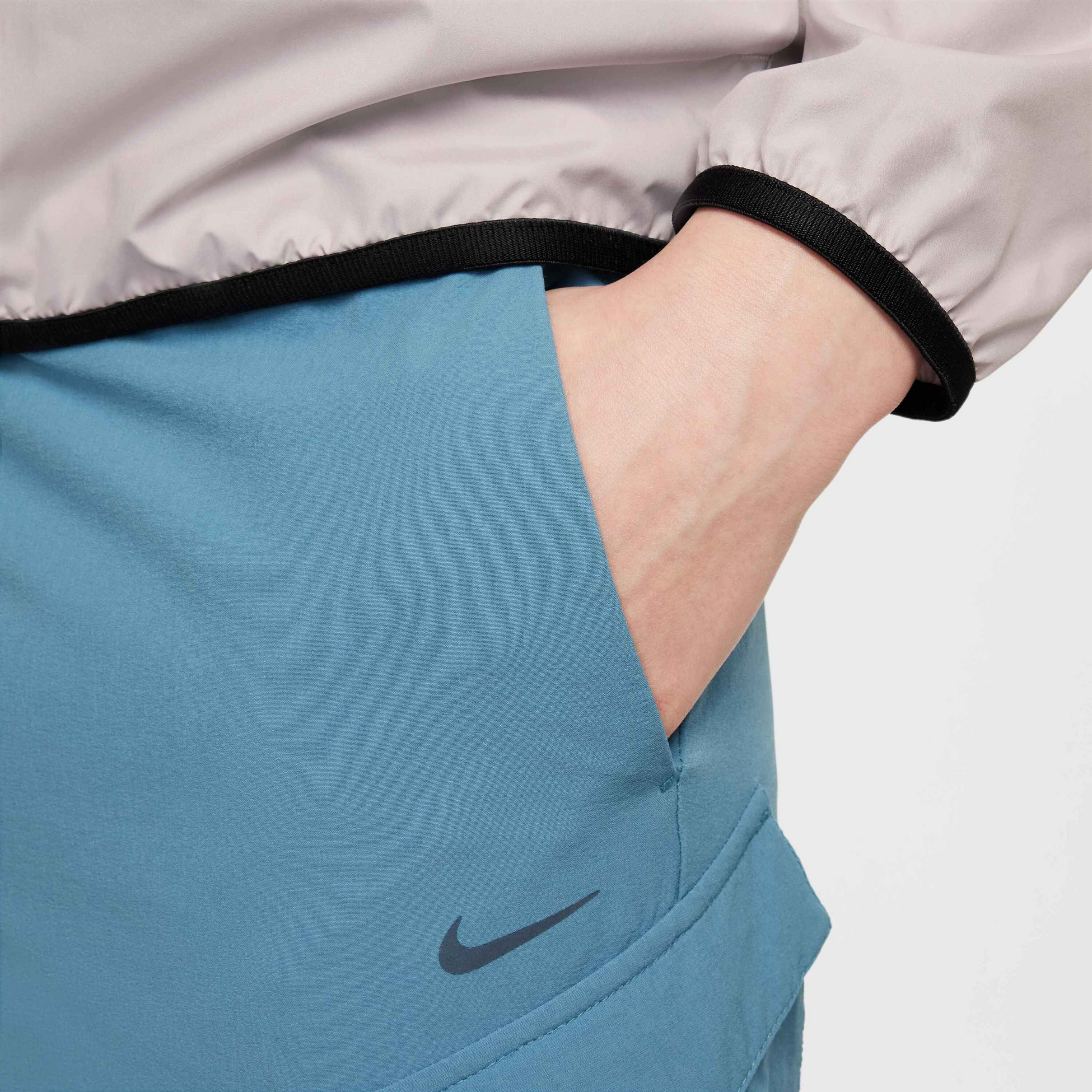 NIKE, Older Kids' Cargo Shorts Sportswear City Utility