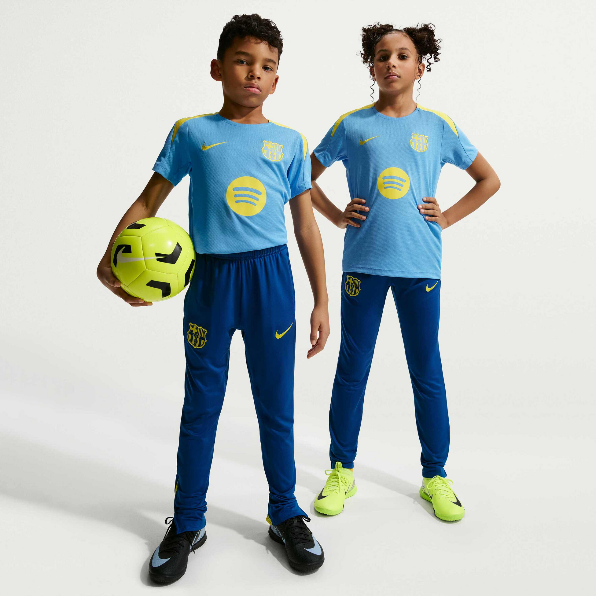 NIKE, Older Kids' Dri-fit Football Knit Pants F.c. Barcelona Strike Fourth