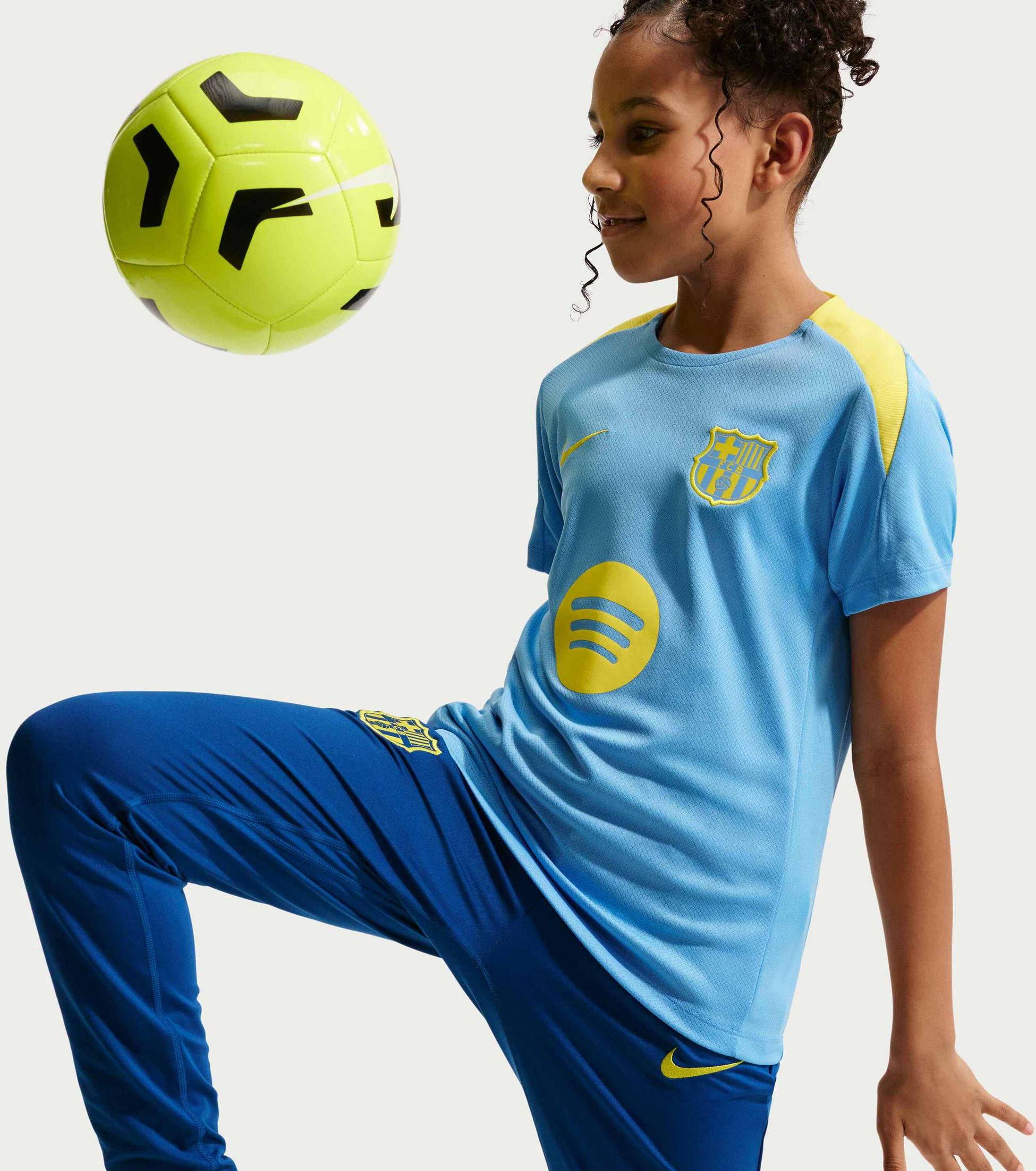 NIKE, Older Kids' Dri-fit Football Knit Pants F.c. Barcelona Strike Fourth