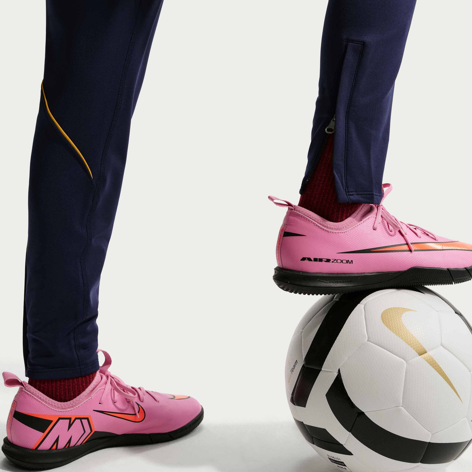 NIKE, Older Kids' Dri-fit Football Knit Pants F.c. Barcelona Strike