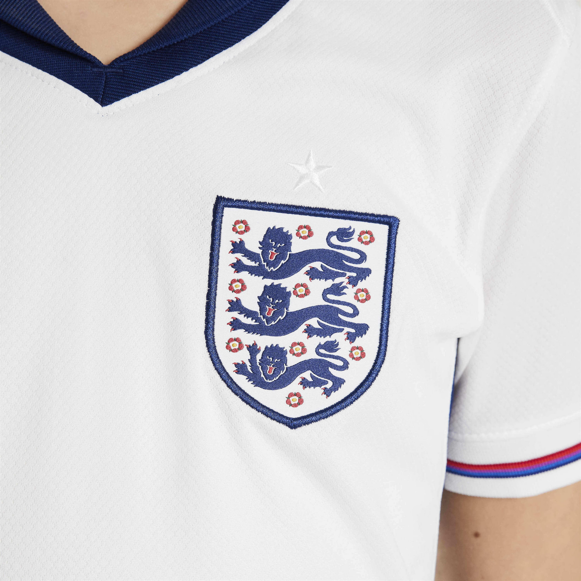 NIKE, Older Kids' Dri-fit Football Replica Shirt England (men's Team) 2024/25 Stadium Home