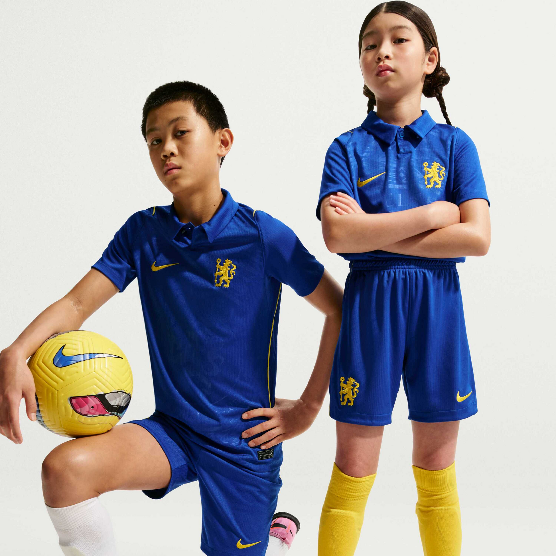 NIKE, Older Kids' Dri-fit Football Replica Shorts Chelsea Fc 2026/27 Stadium Home