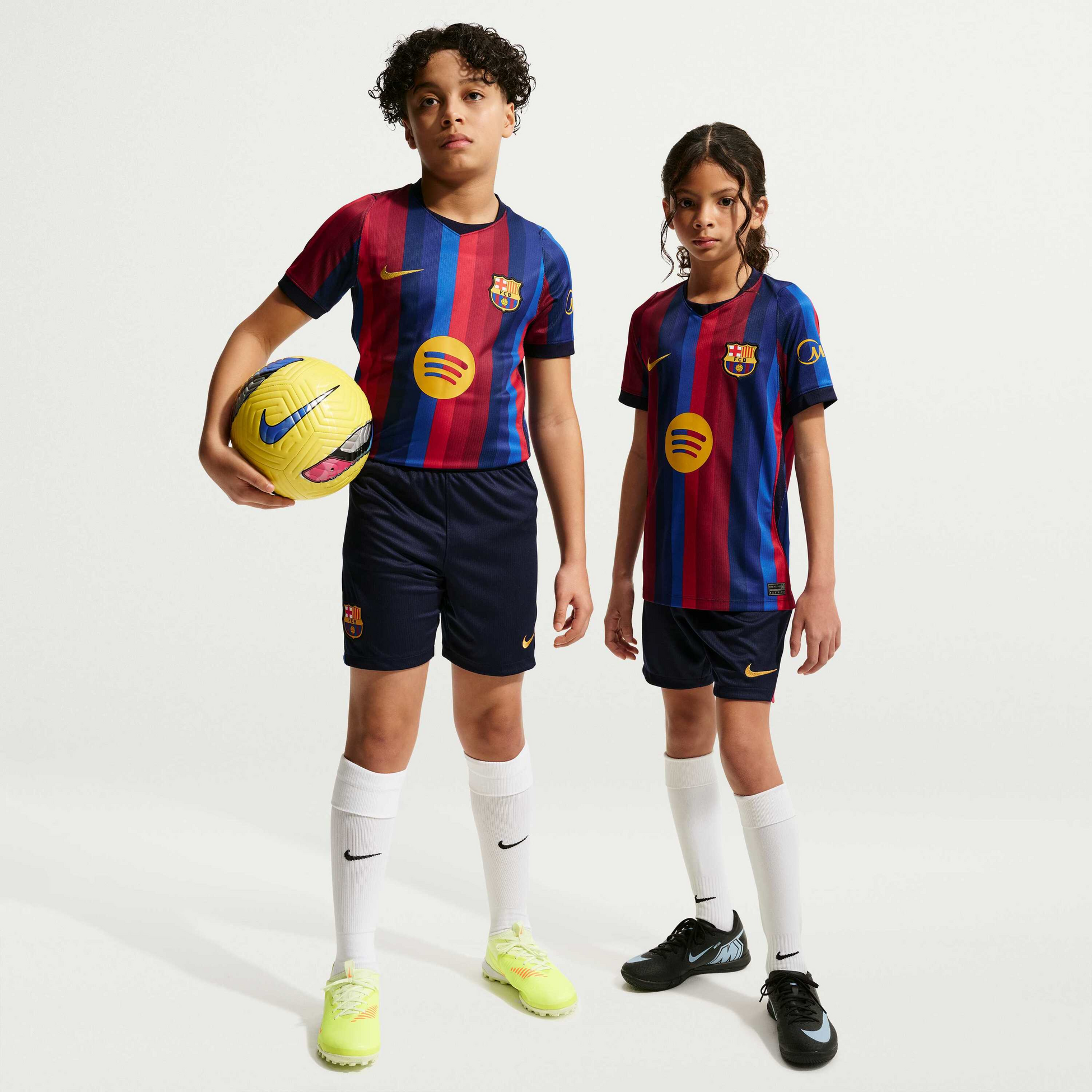 NIKE, Older Kids' Dri-fit Football Replica Shorts F.c. Barcelona 2026/27 Stadium Home
