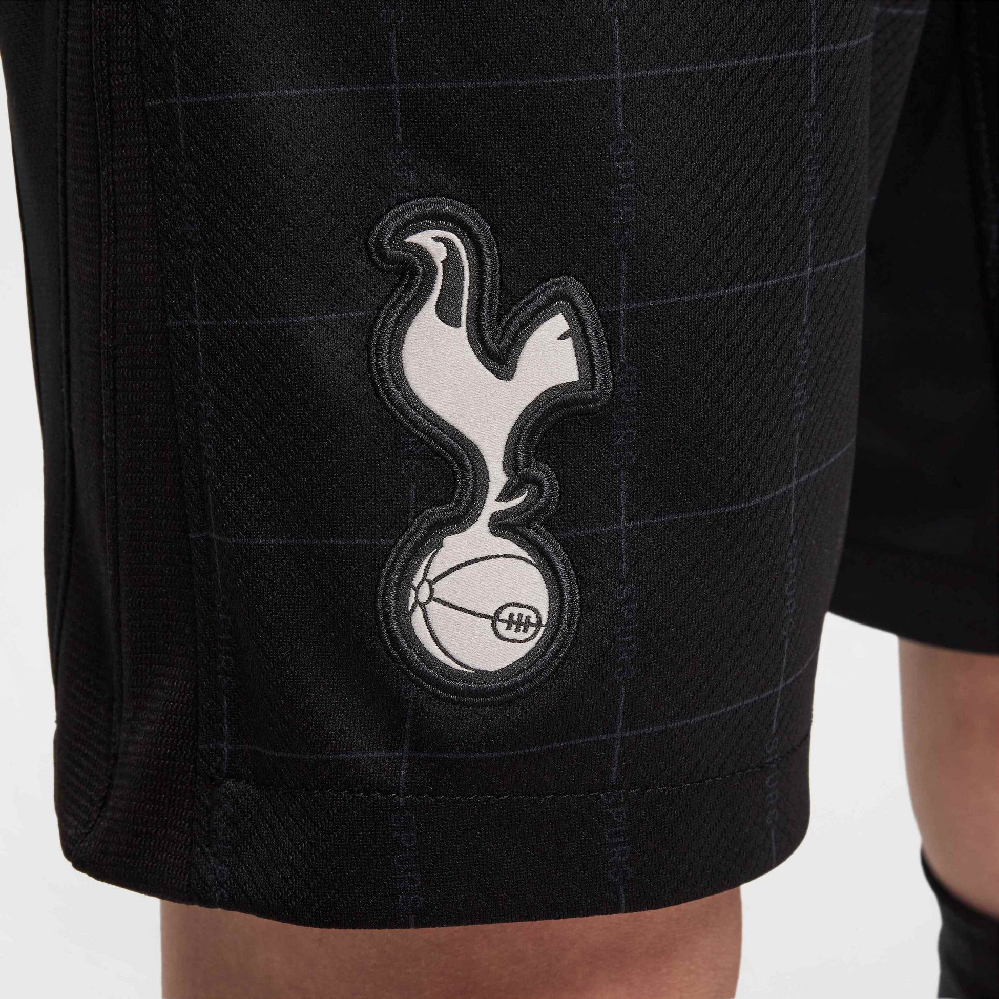 NIKE, Older Kids' Dri-fit Football Replica Shorts Tottenham Hotspur 2025/26 Stadium Away