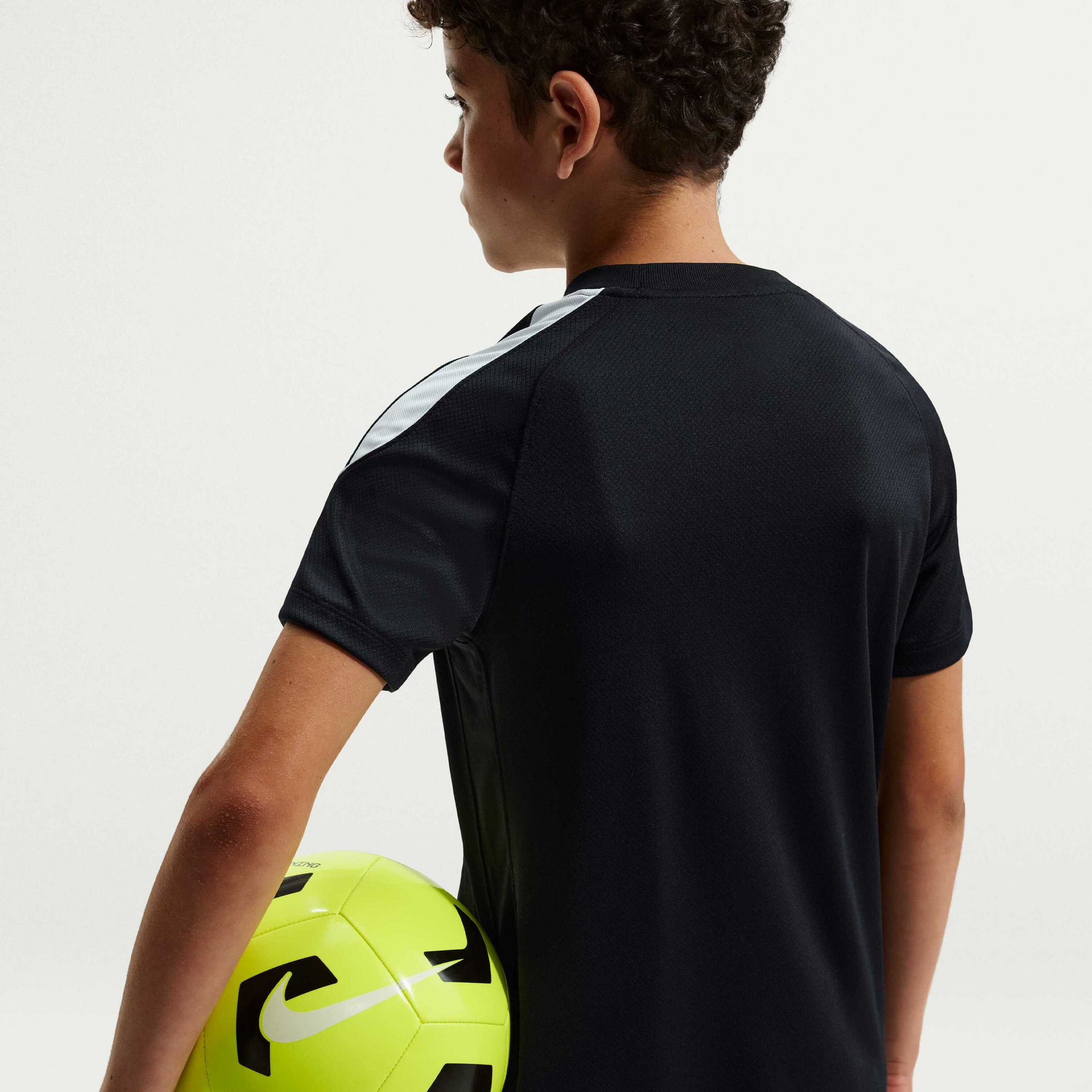 NIKE, Older Kids' Dri-fit Football Short-sleeve Top Strike