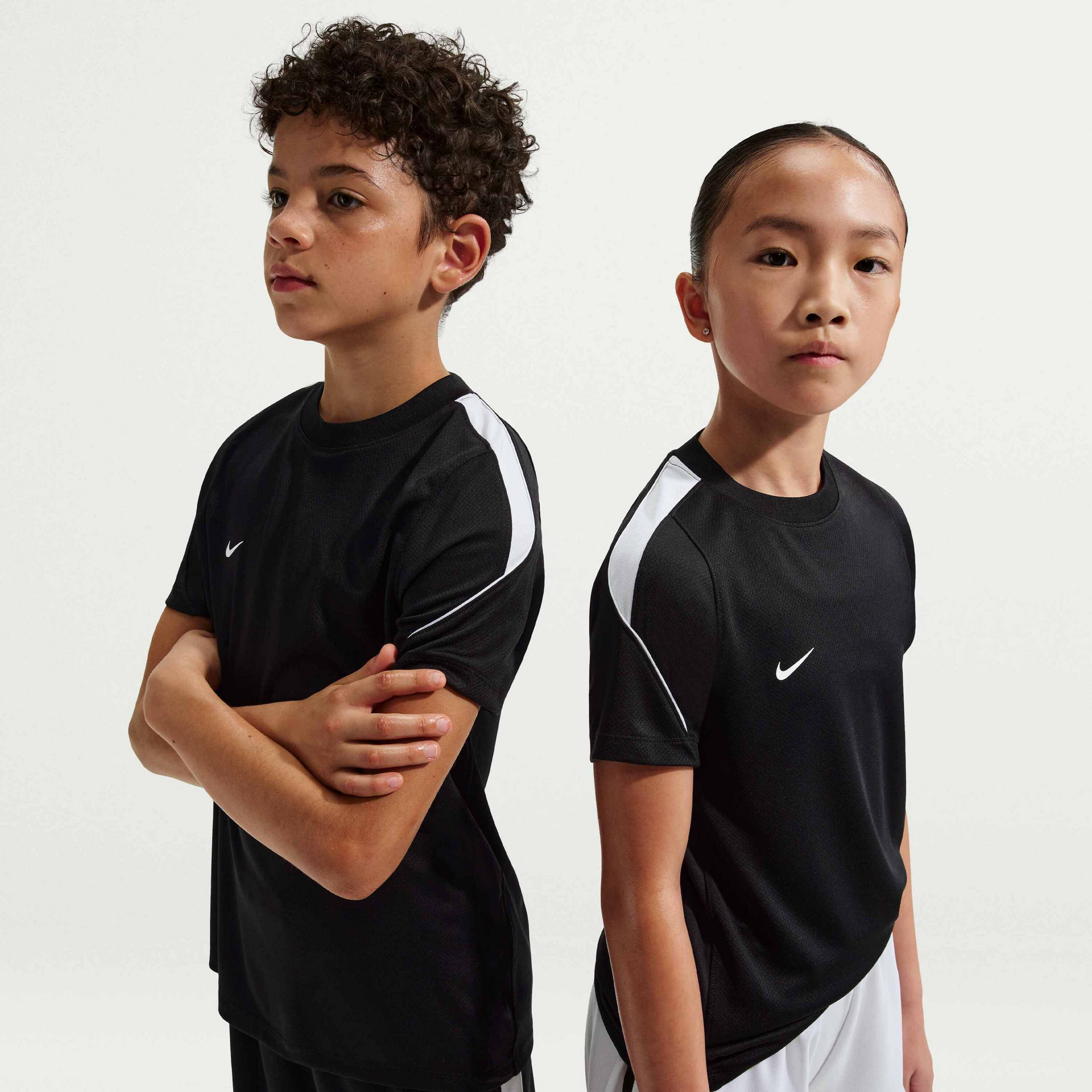 NIKE, Older Kids' Dri-fit Football Short-sleeve Top Strike