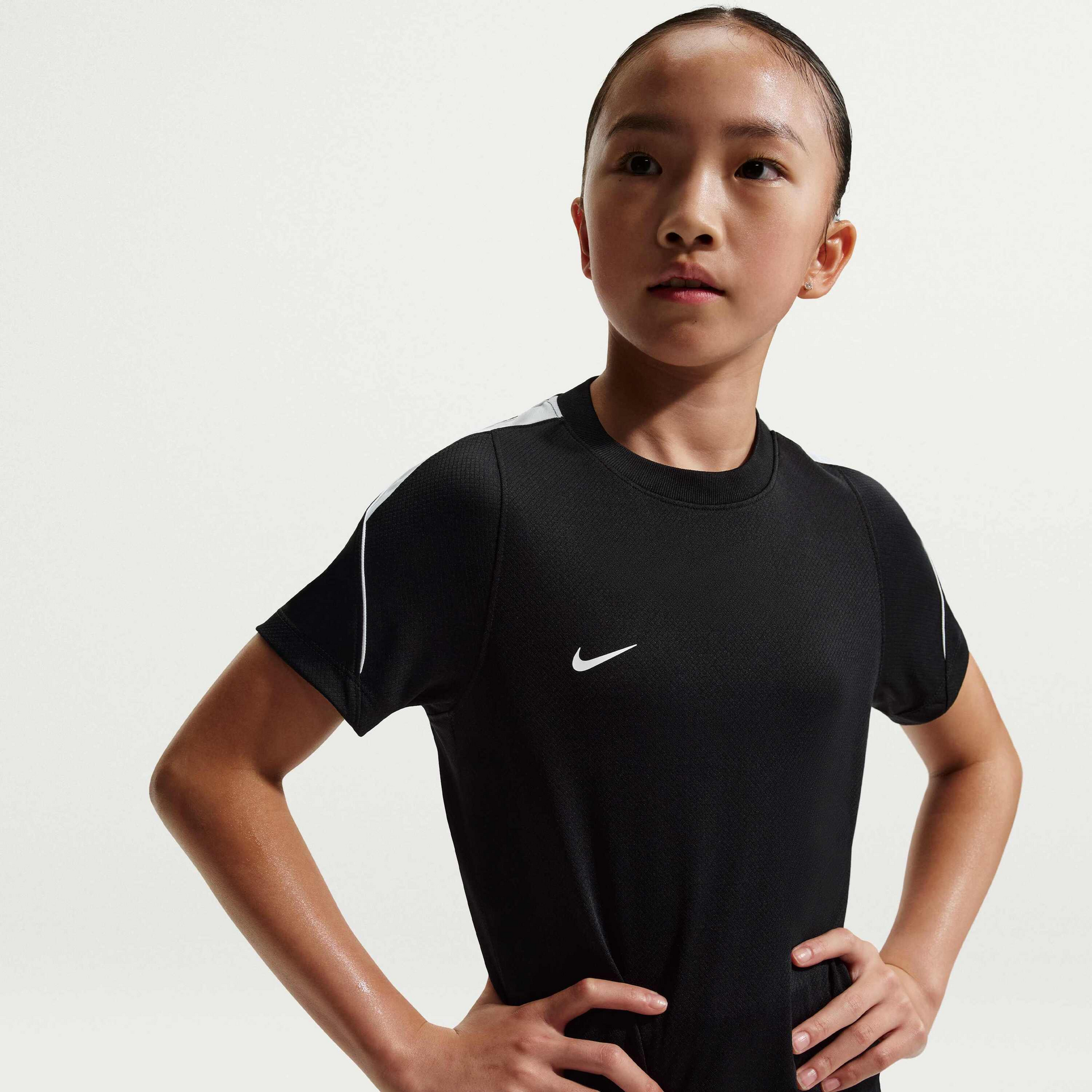 NIKE, Older Kids' Dri-fit Football Short-sleeve Top Strike
