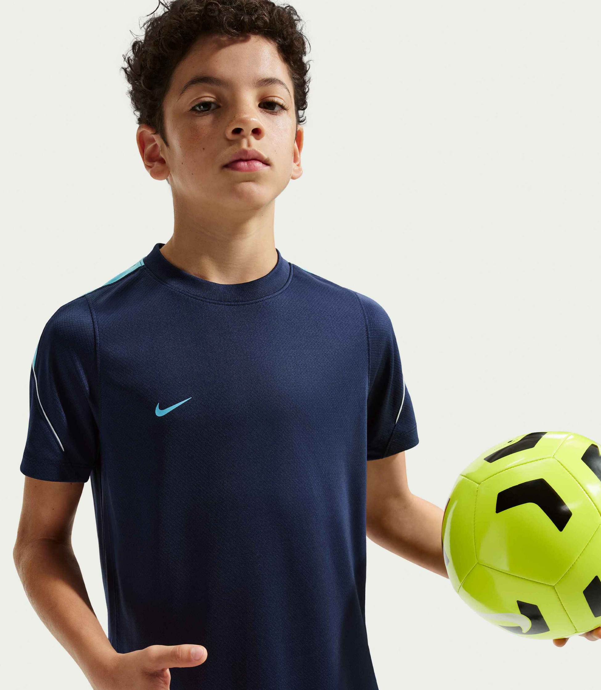 NIKE, Older Kids' Dri-fit Football Short-sleeve Top Strike