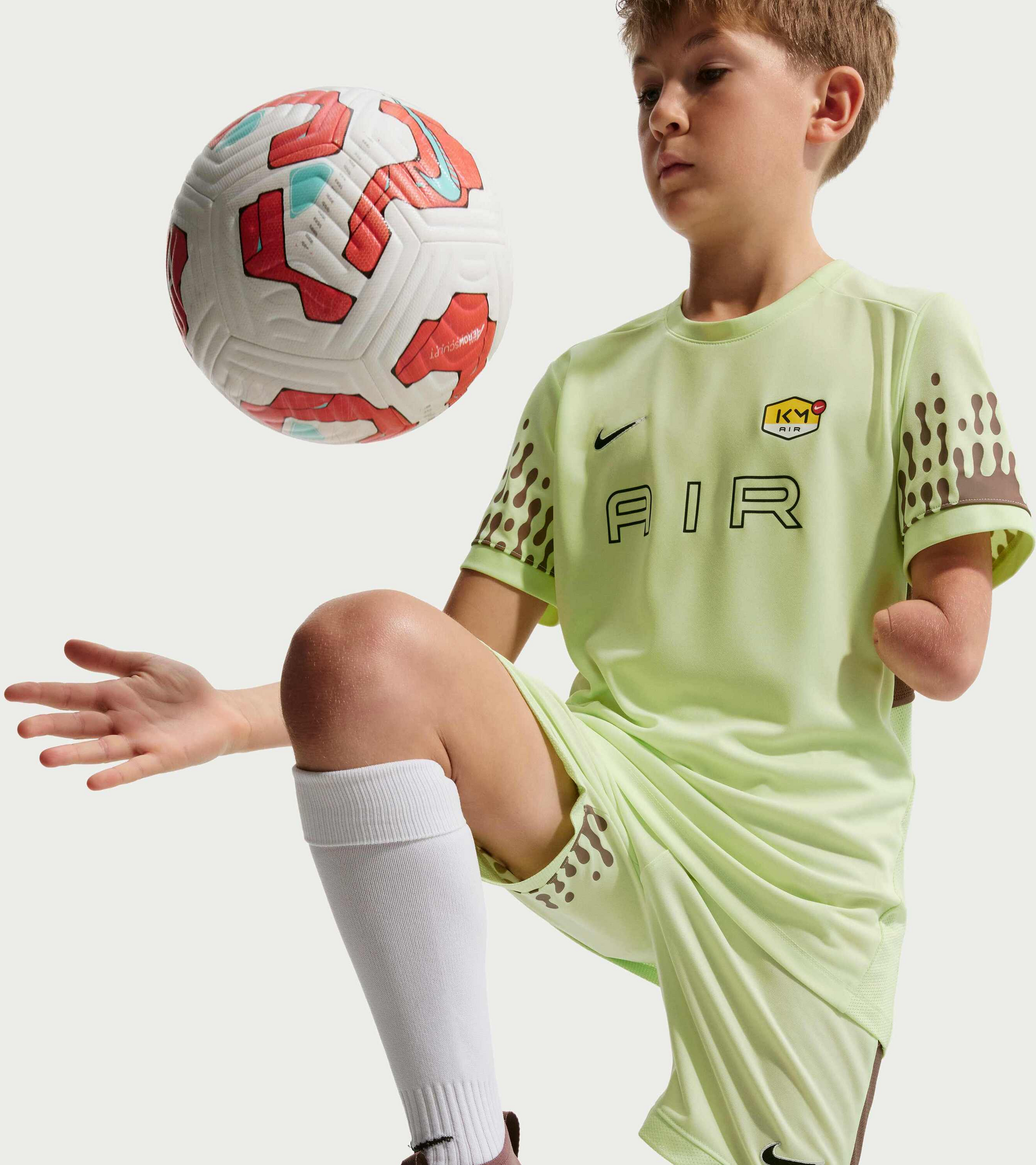 NIKE, Older Kids' Dri-fit Football Shorts Kylian Mbapp&eacute; Academy