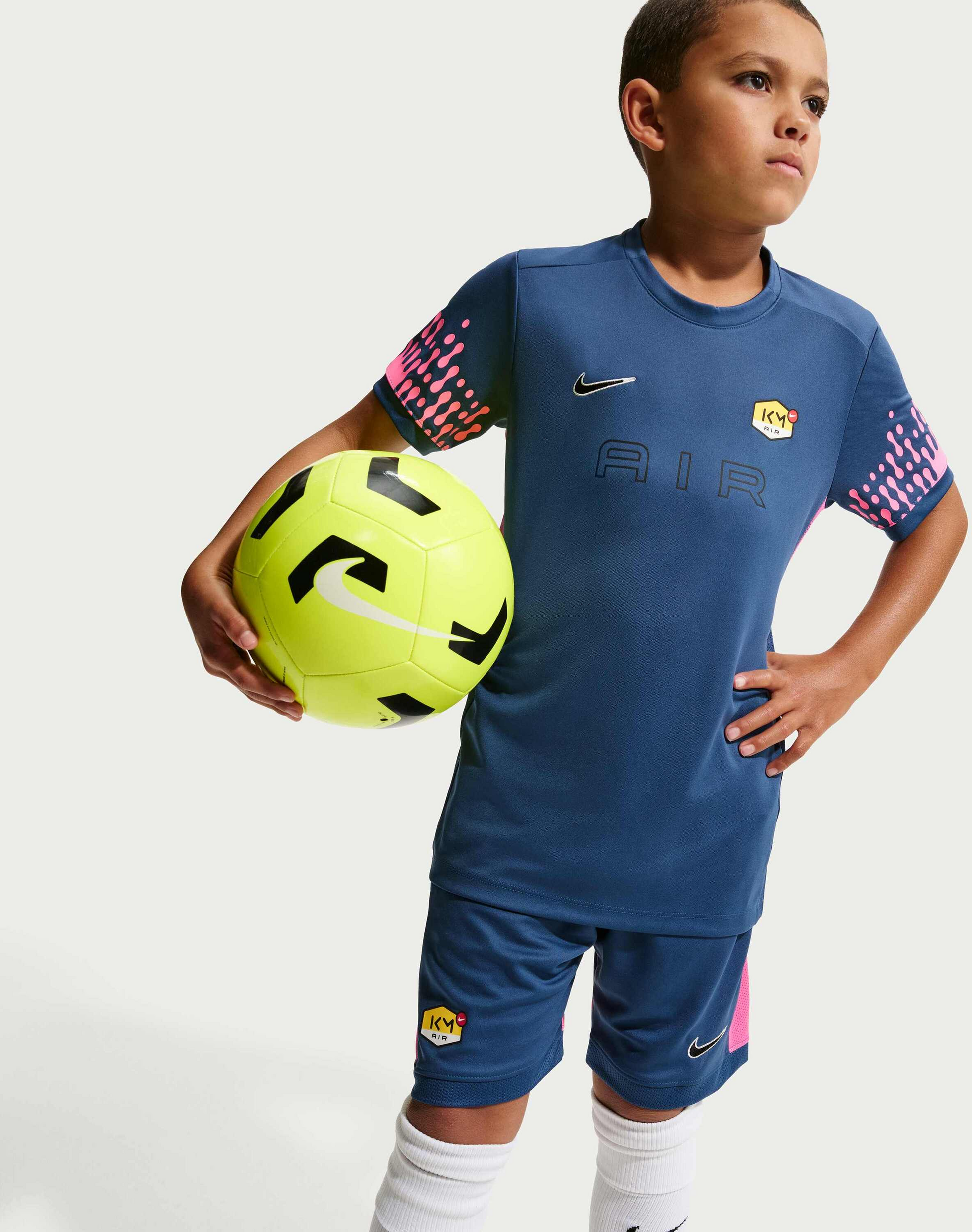NIKE, Older Kids' Dri-fit Football Shorts Kylian Mbapp&eacute; Academy