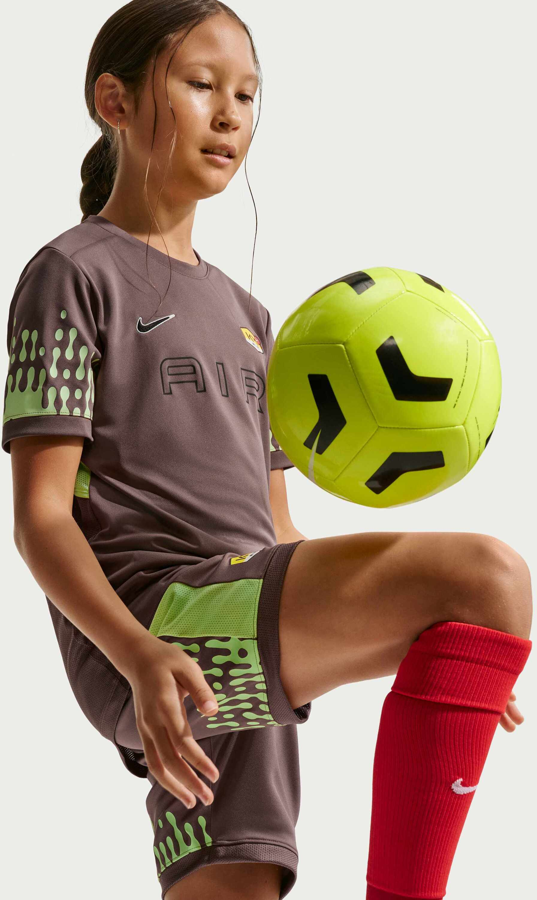 NIKE, Older Kids' Dri-fit Football Shorts Kylian Mbapp&eacute; Academy