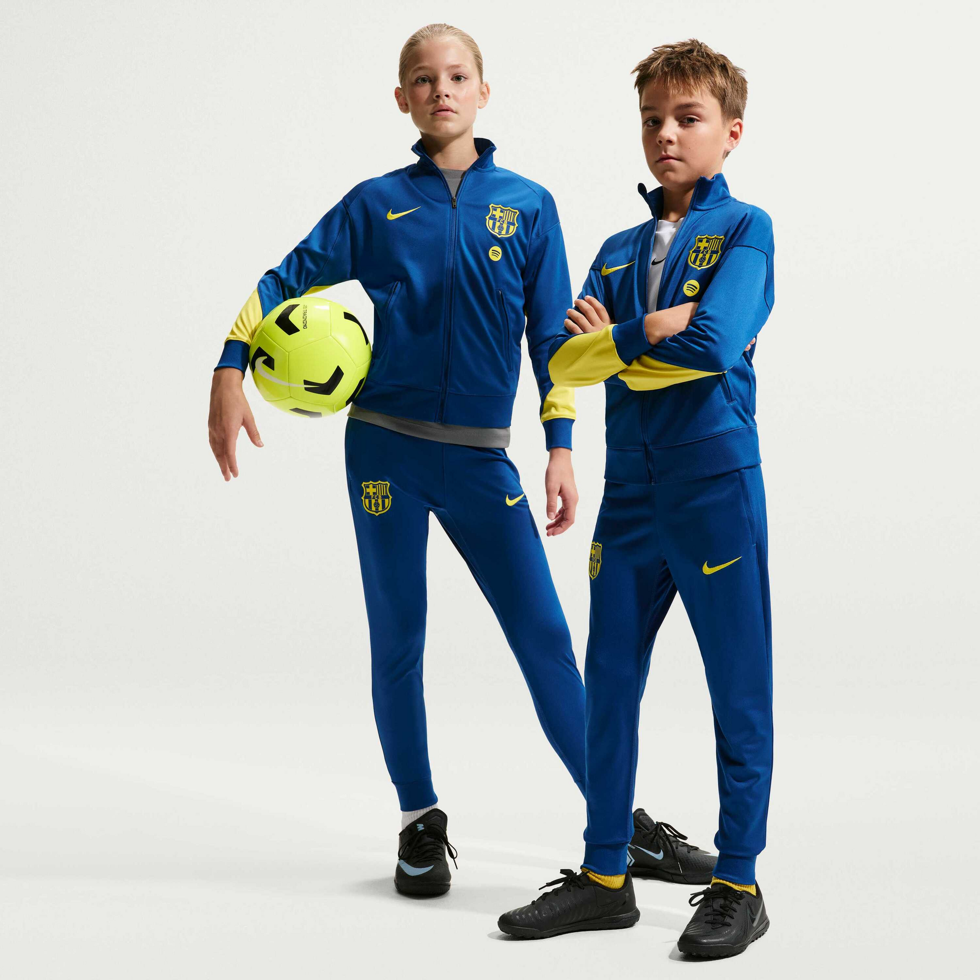NIKE, Older Kids' Dri-fit Football Tracksuit F.c. Barcelona Strike Fourth