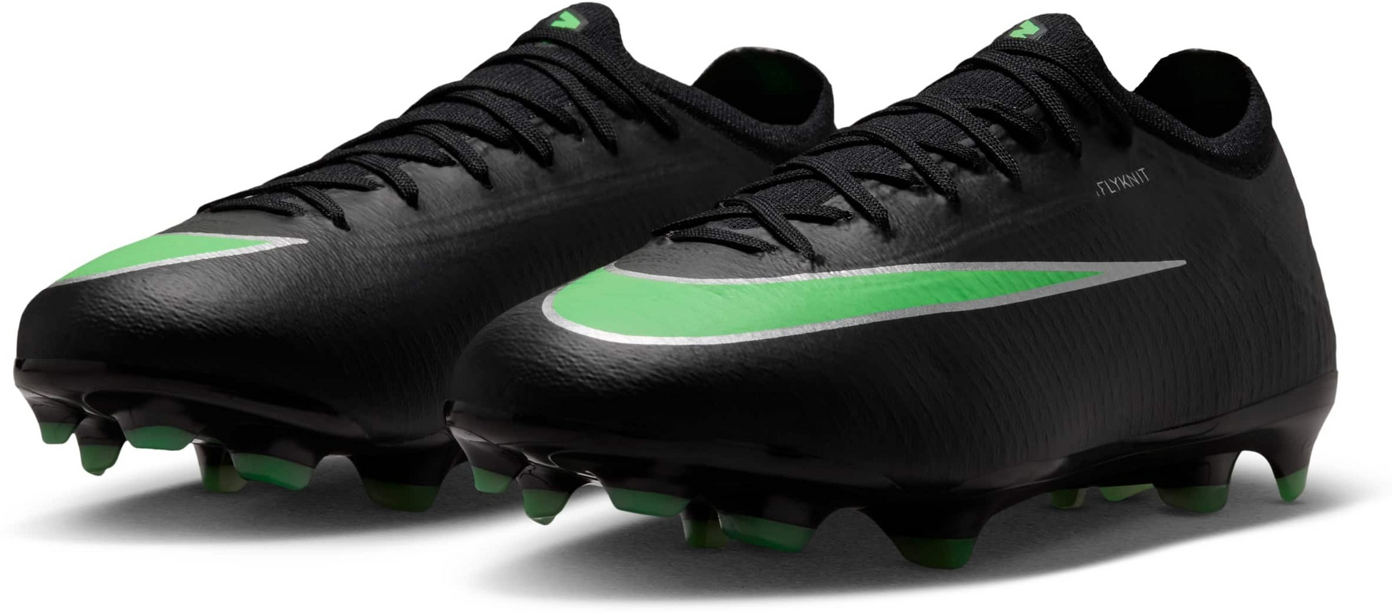 NIKE, Older Kids' Firm-ground Low-top Football Boot Jr. Mercurial Vapor 17 Pro