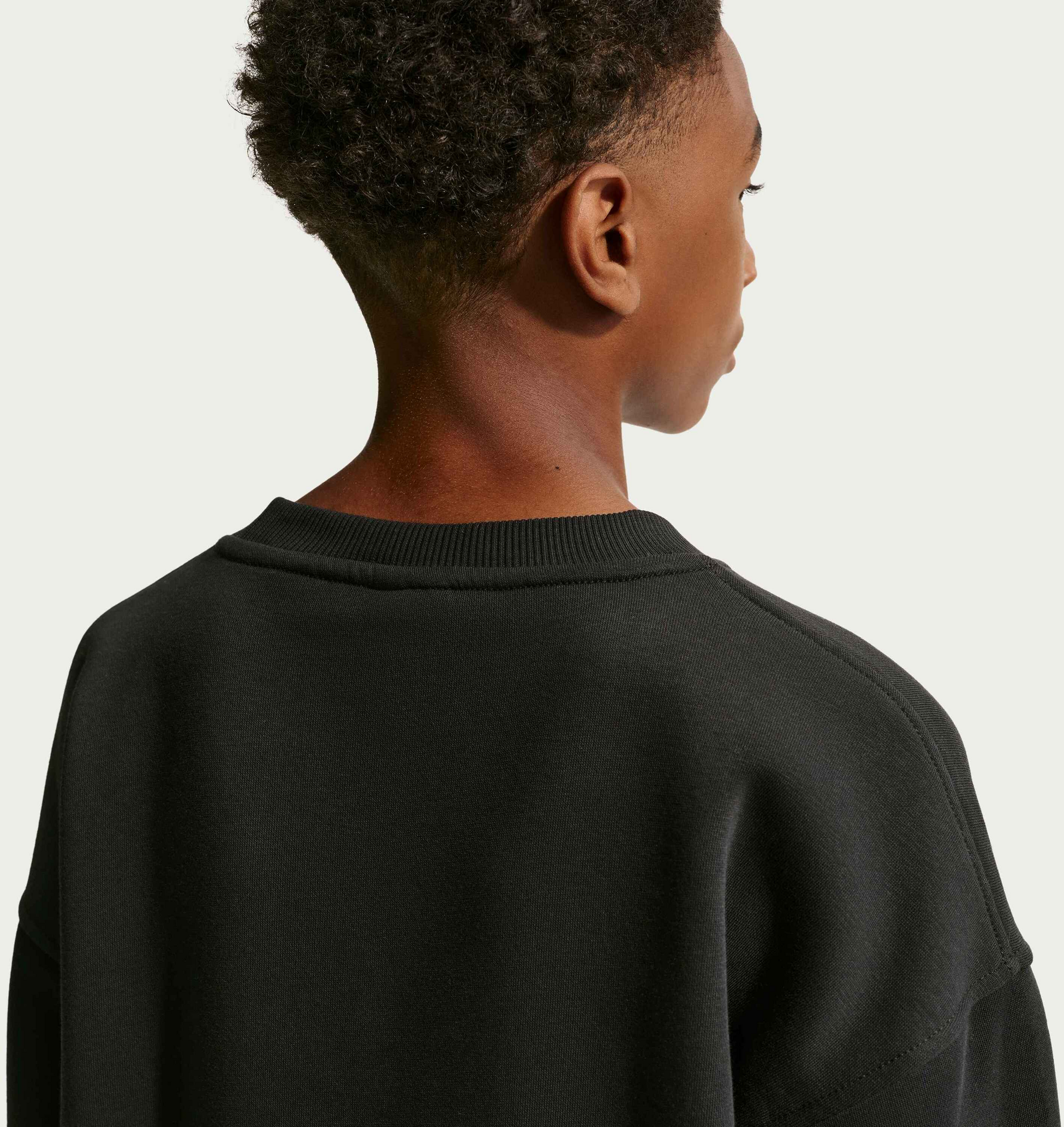 NIKE, Older Kids' Football Oversized Crew Neck Kylian Mbapp&eacute; Club Fleece