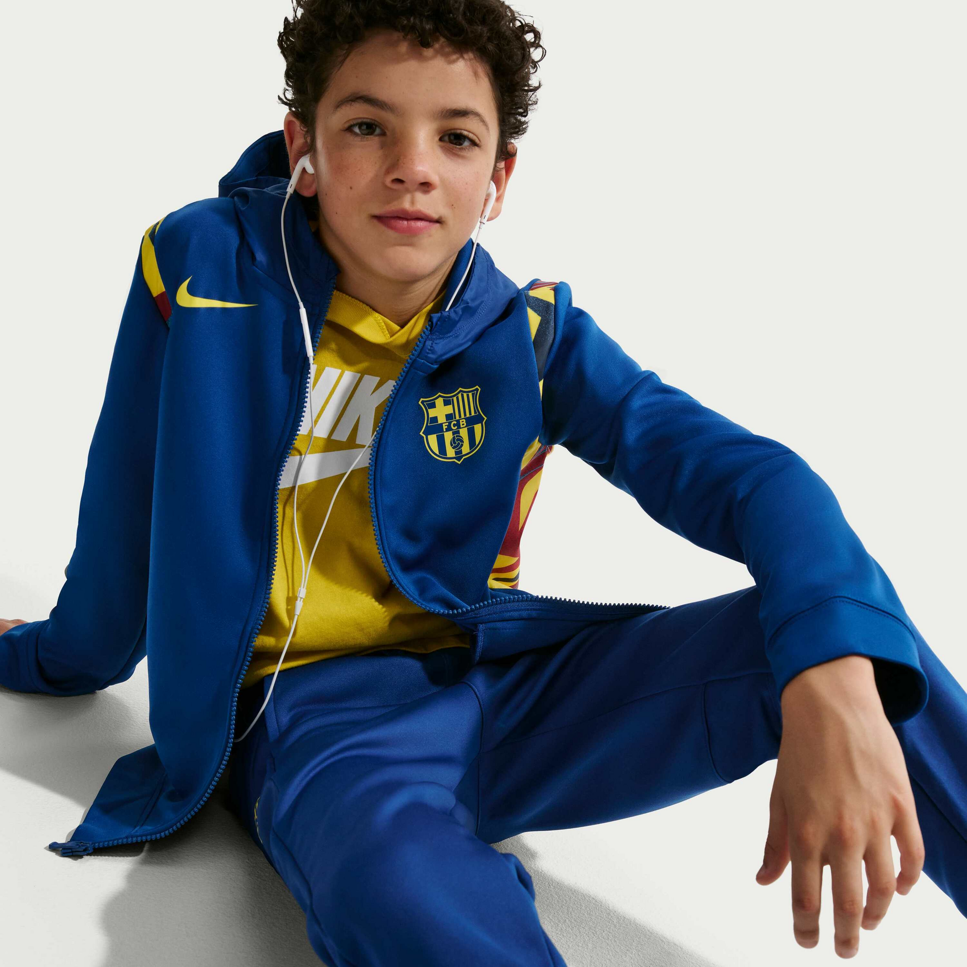 NIKE, Older Kids' Football Woven Tracksuit F.c. Barcelona