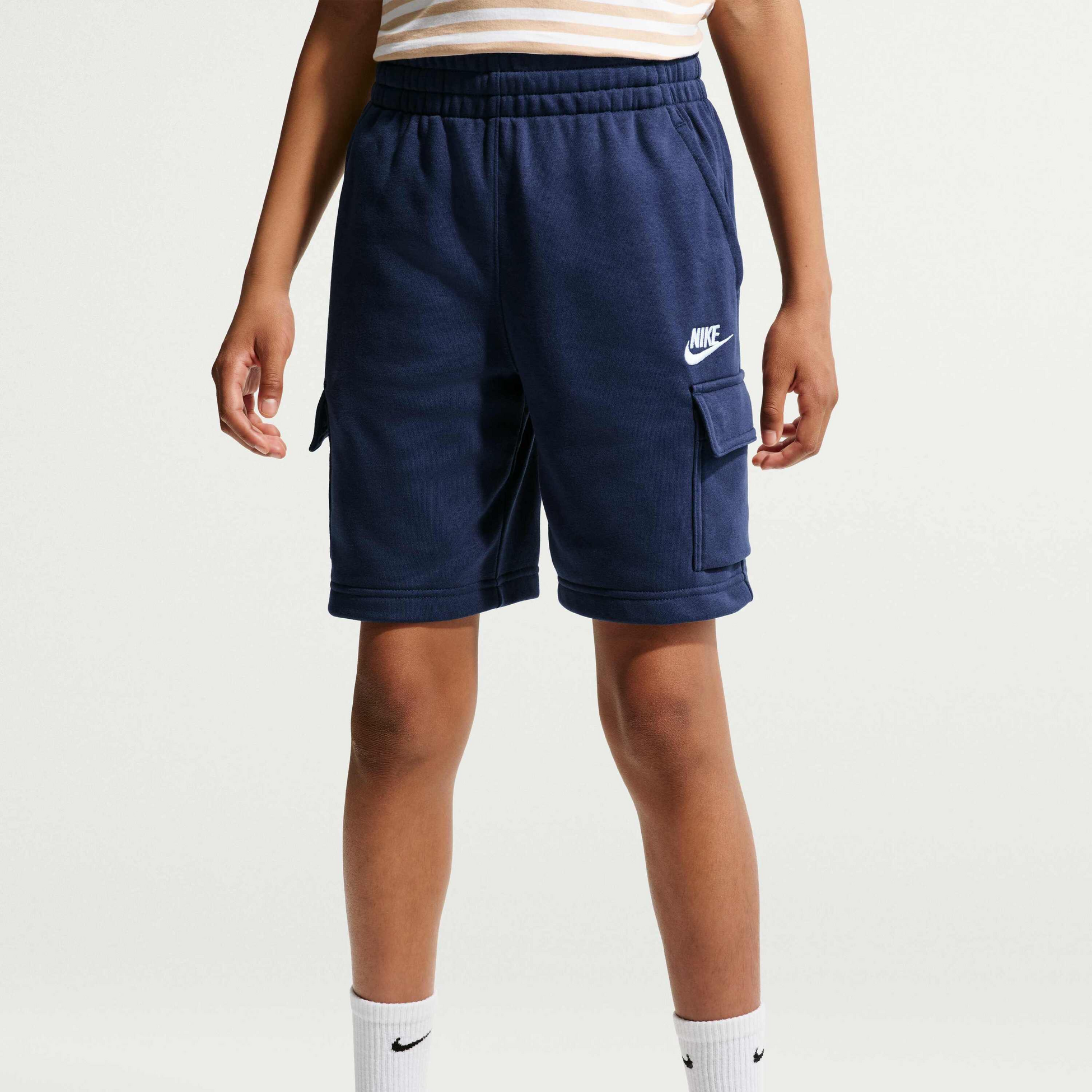 NIKE, Older Kids' French Terry Cargo Shorts Sportswear Club