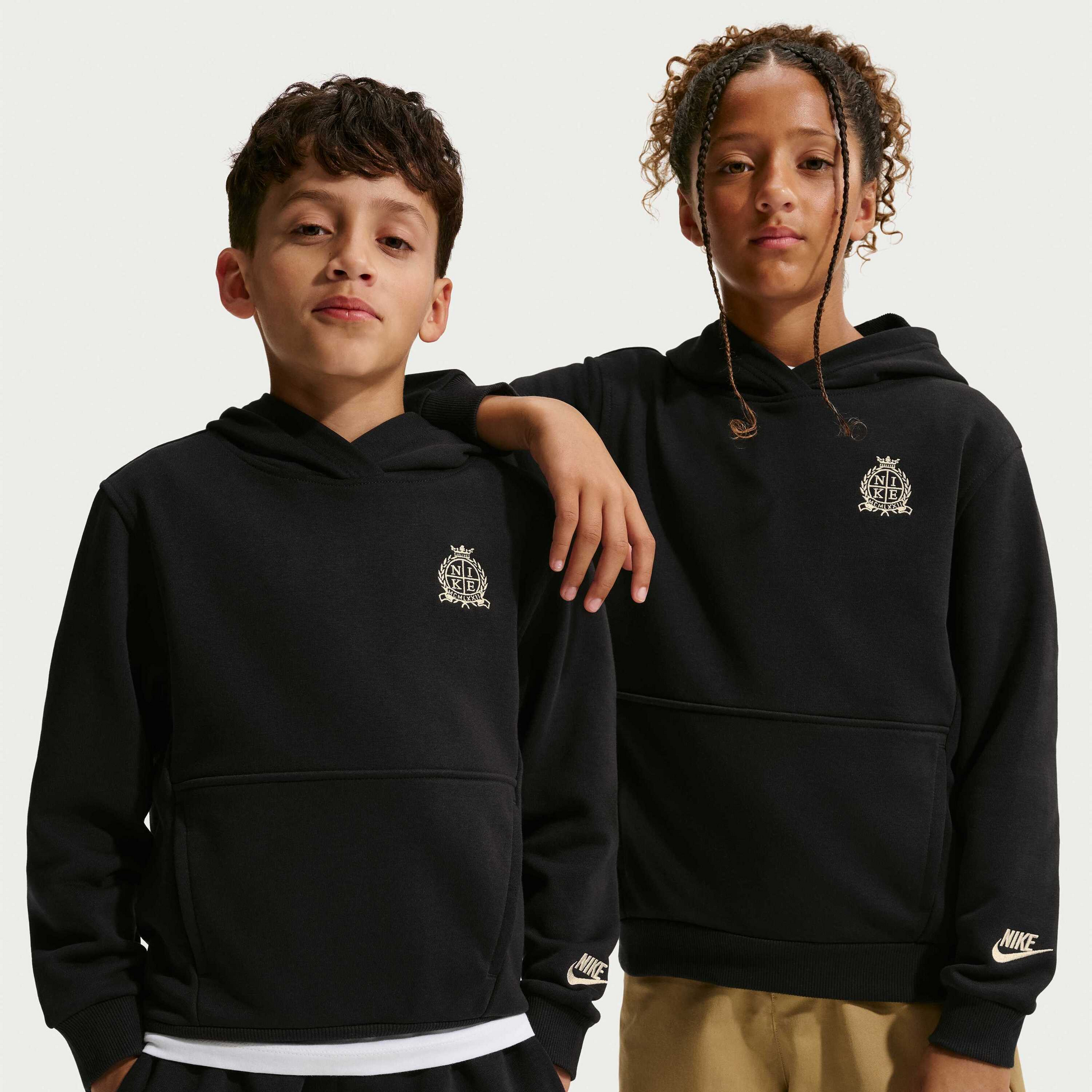 NIKE, Older Kids' French Terry Hoodie Sportswear Club