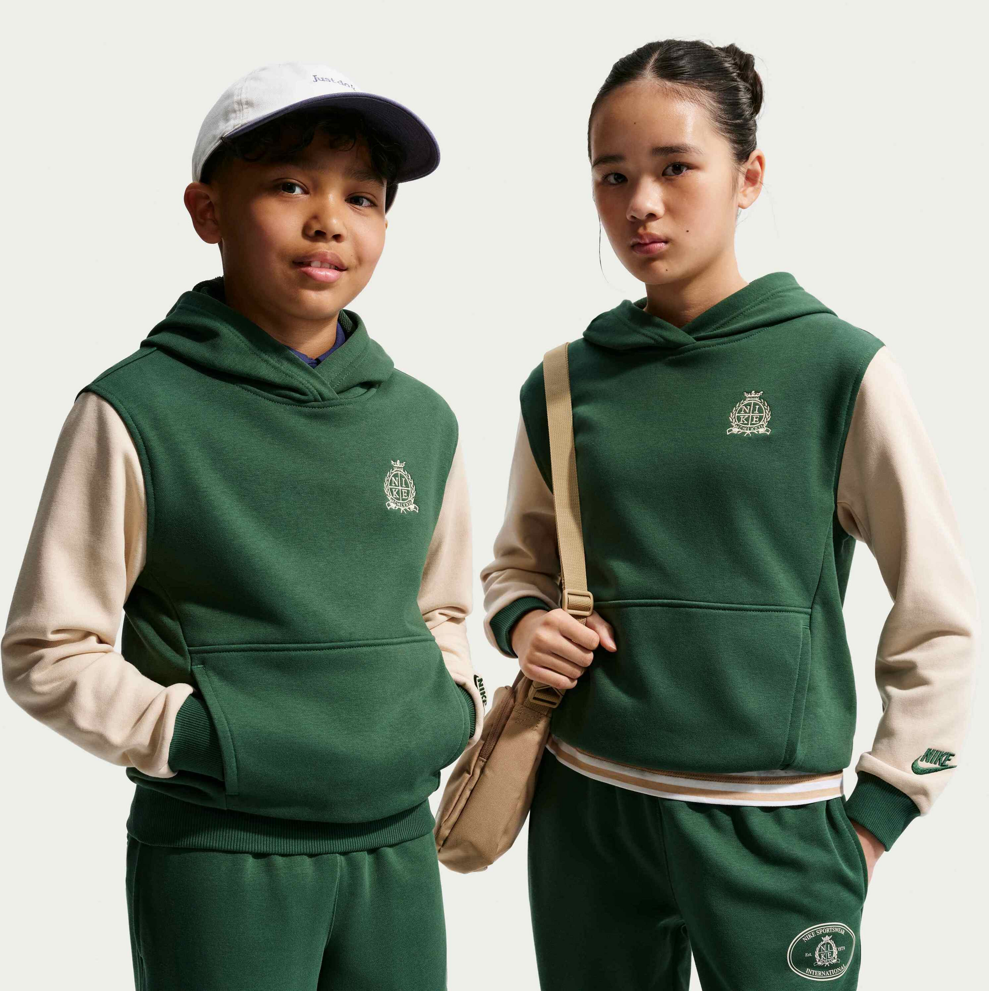 NIKE, Older Kids' French Terry Hoodie Sportswear Club