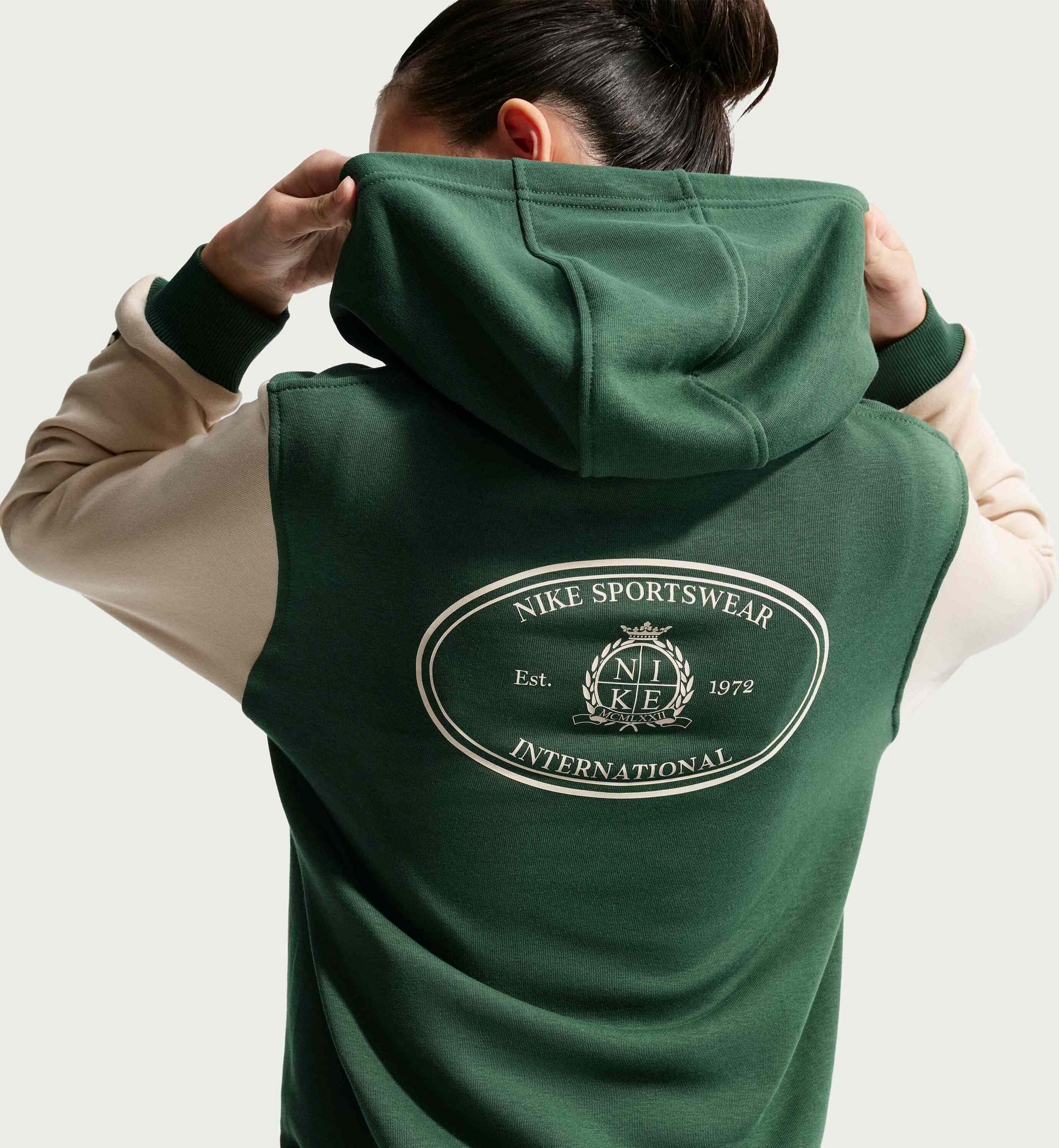 NIKE, Older Kids' French Terry Hoodie Sportswear Club