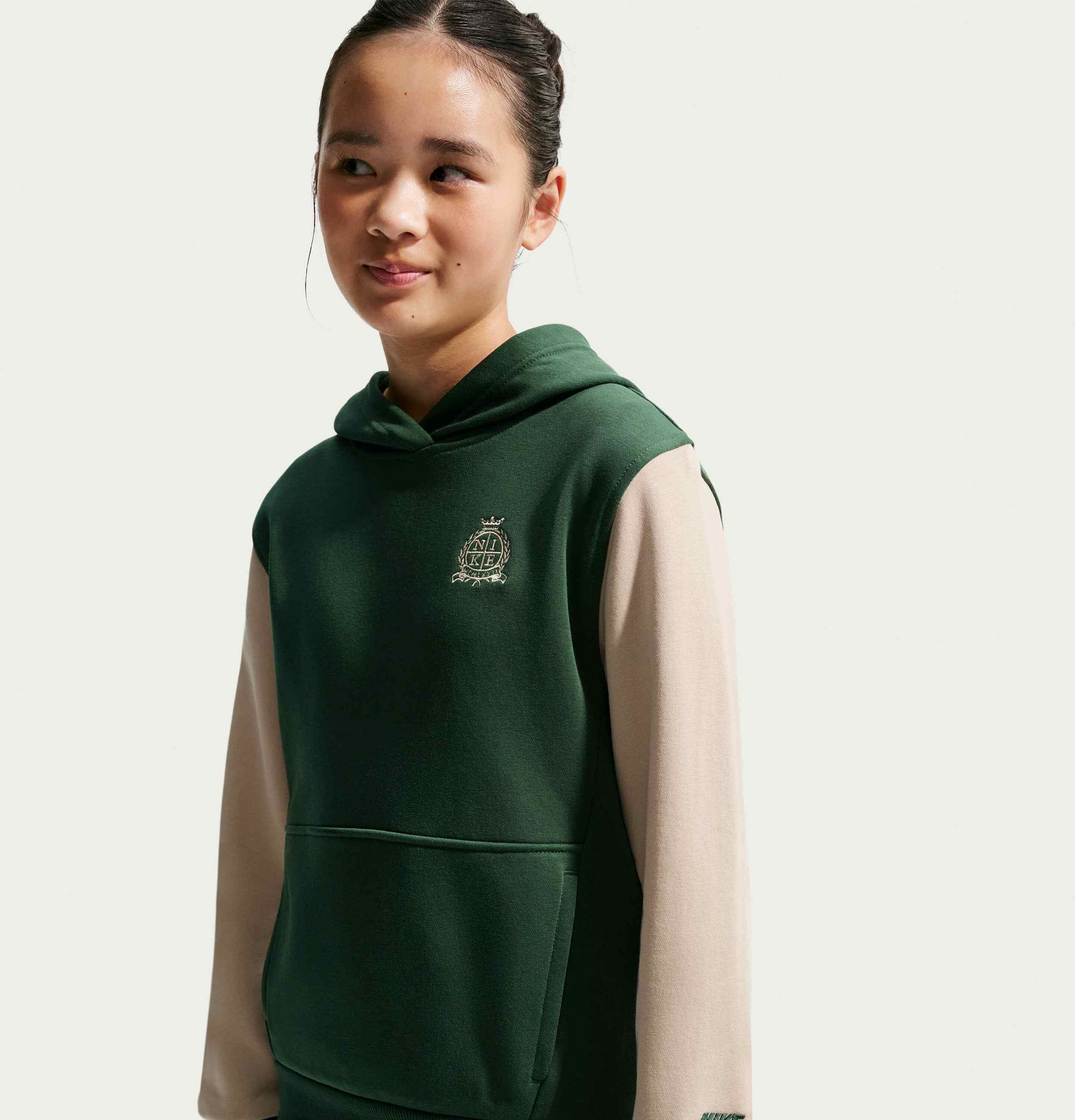 NIKE, Older Kids' French Terry Hoodie Sportswear Club