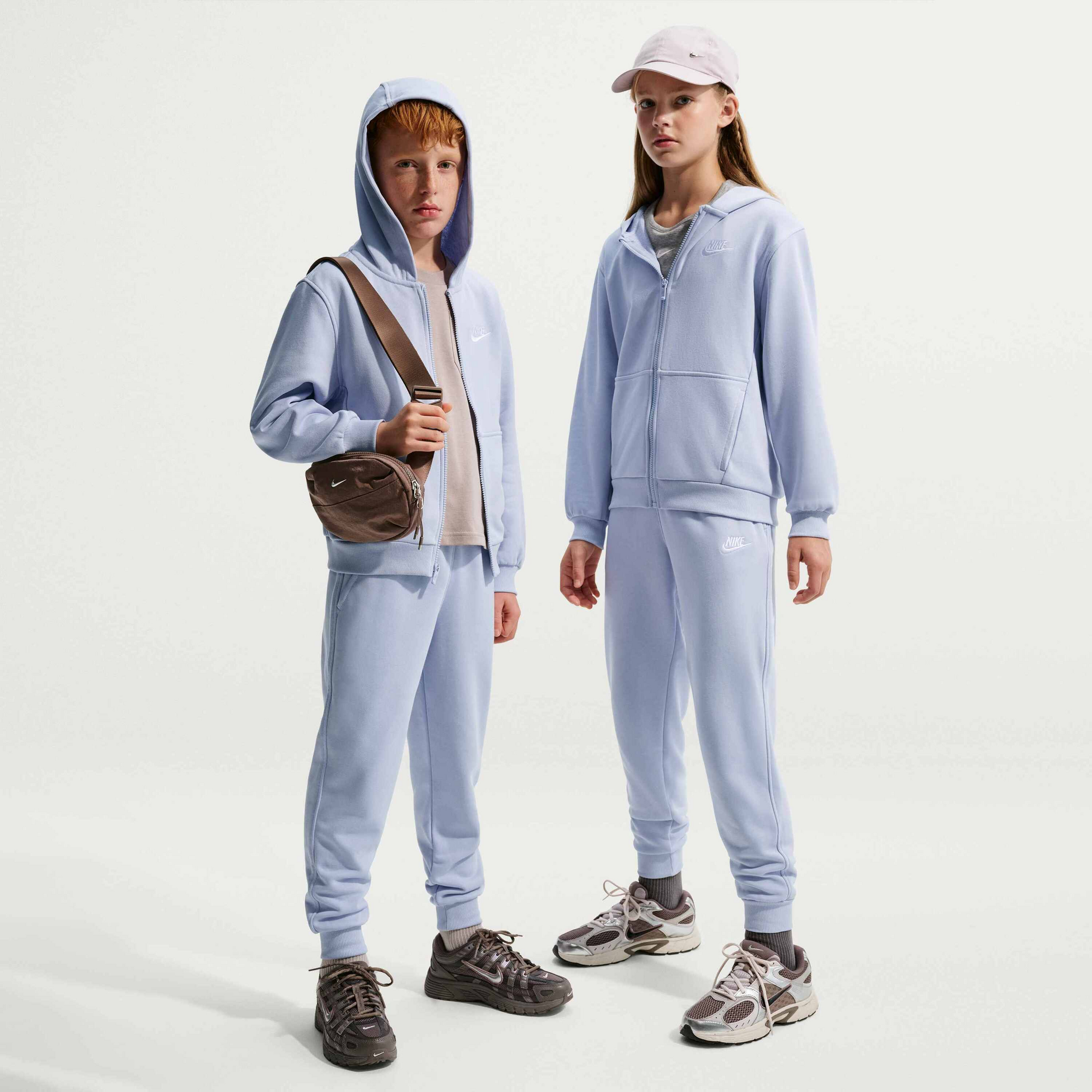 NIKE, Older Kids' French Terry Joggers Club Fleece