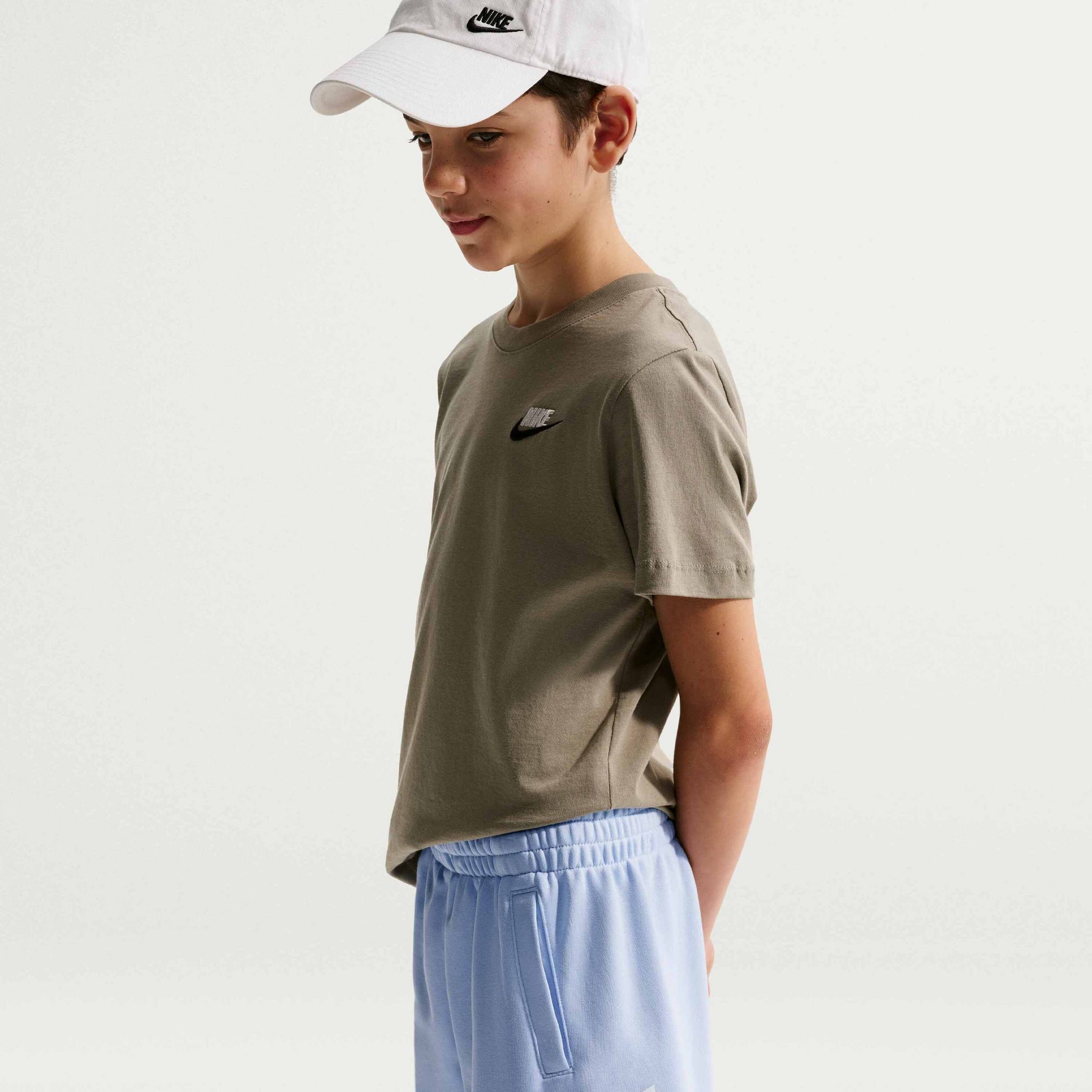 NIKE, Older Kids' French Terry Shorts Sportswear Club Fleece