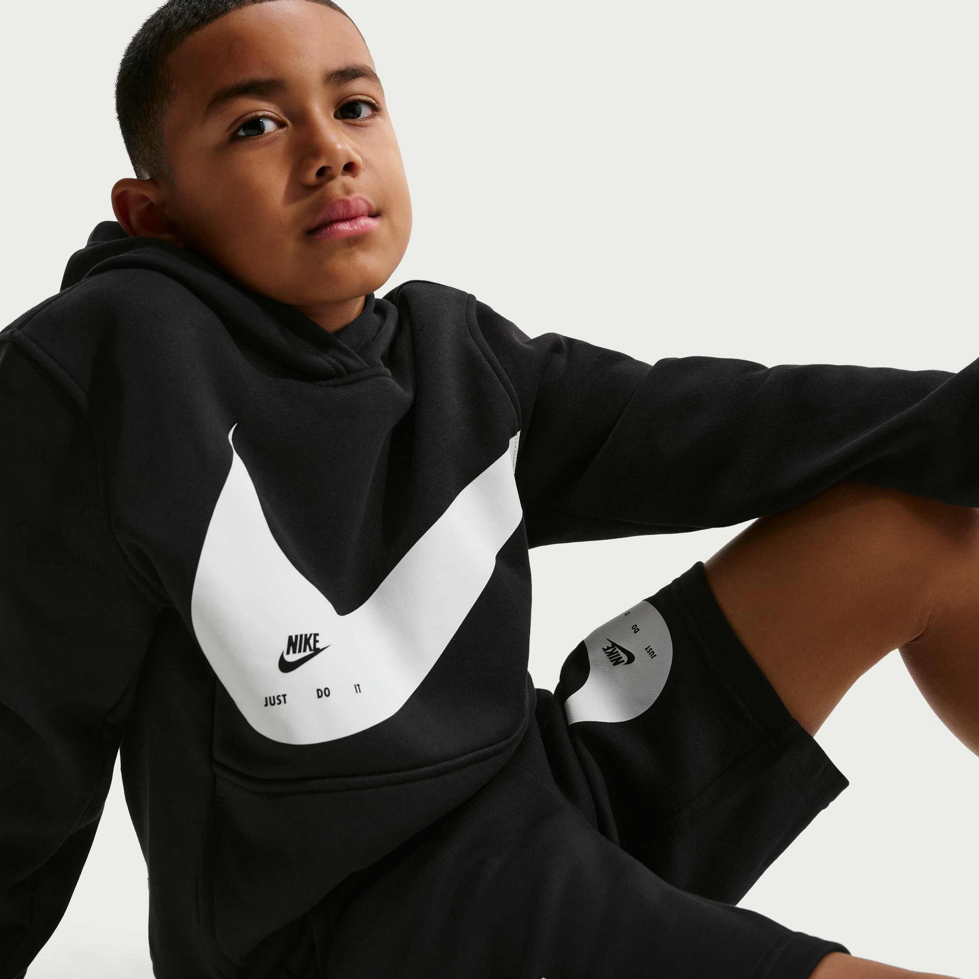 NIKE, Older Kids' French Terry Shorts Sportswear Club