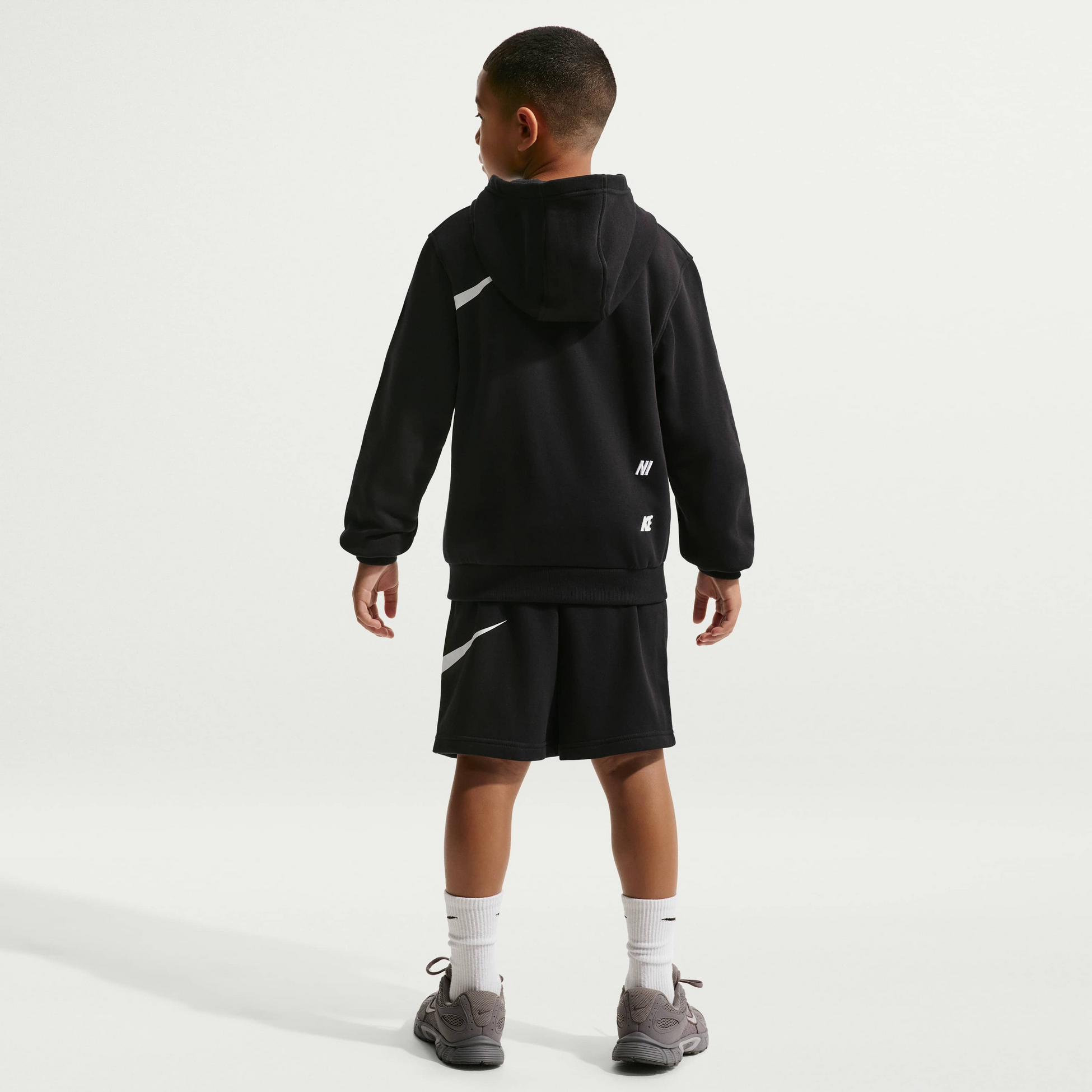NIKE, Older Kids' French Terry Shorts Sportswear Club