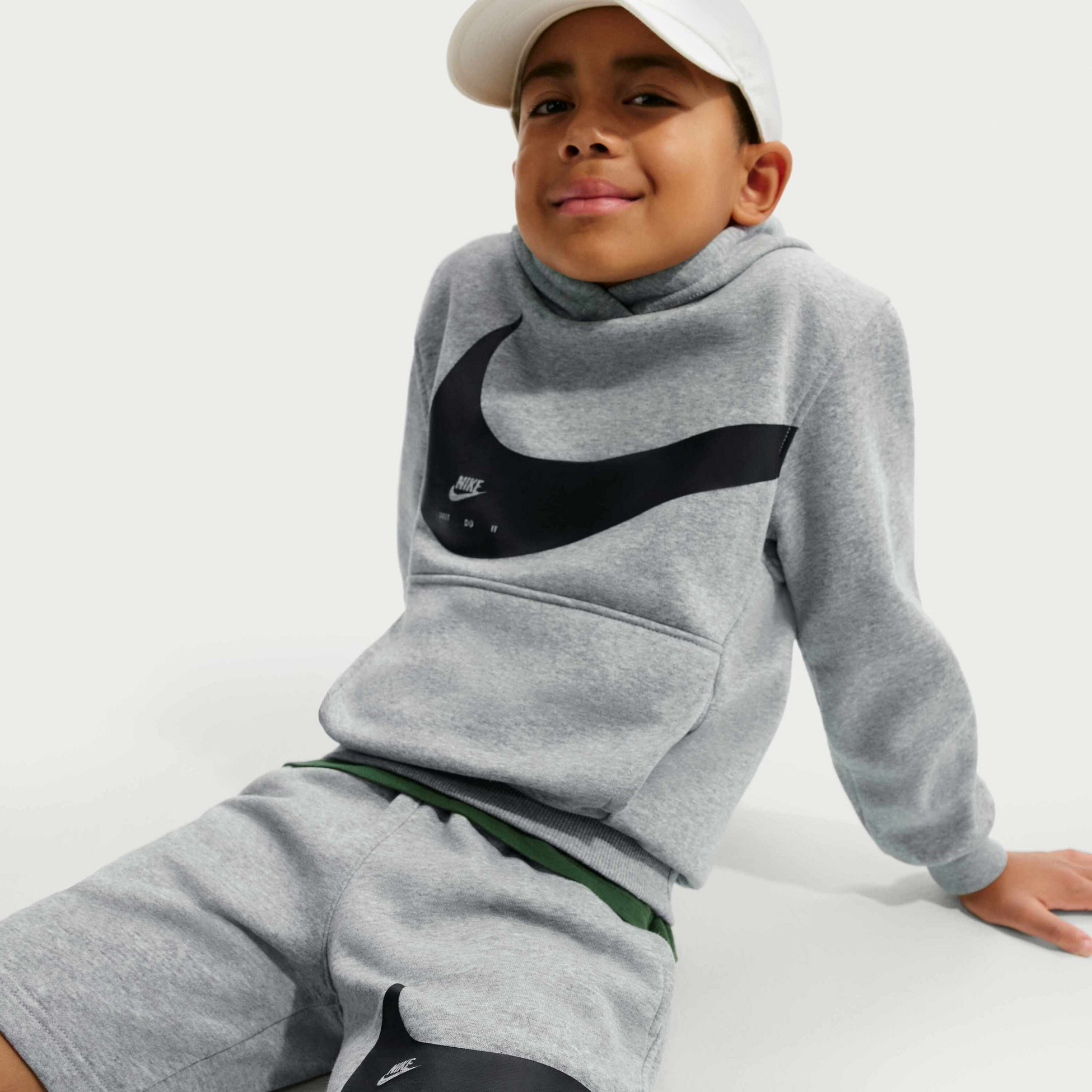 NIKE, Older Kids' French Terry Shorts Sportswear Club