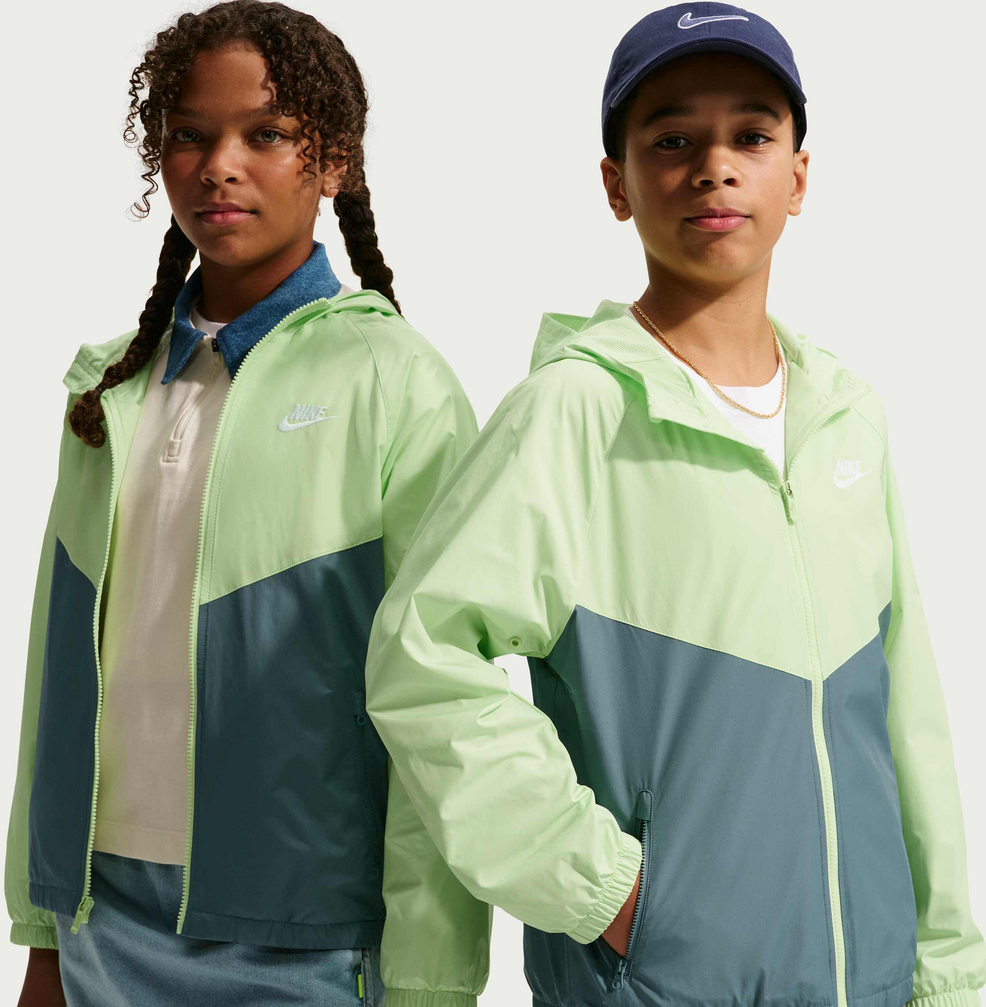 NIKE, Older Kids' Hooded Repel Jacket Sportswear Windrunner