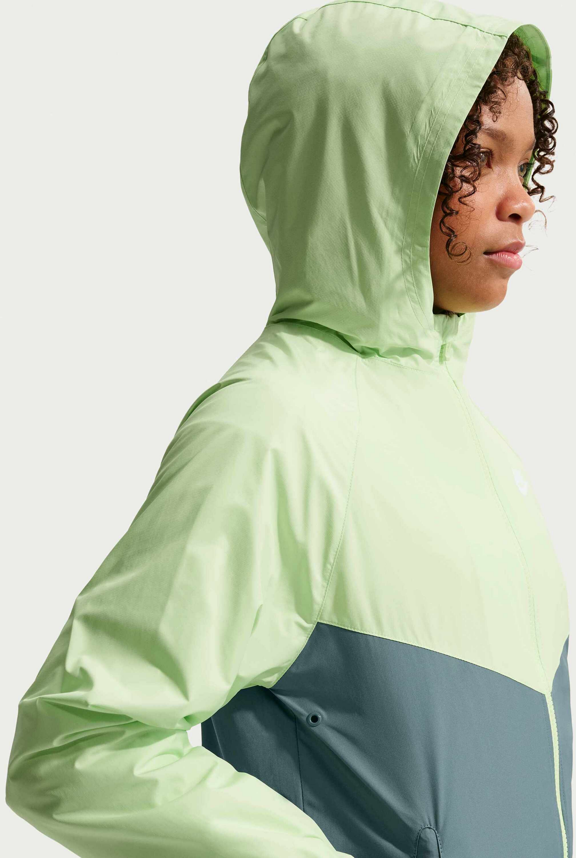 NIKE, Older Kids' Hooded Repel Jacket Sportswear Windrunner