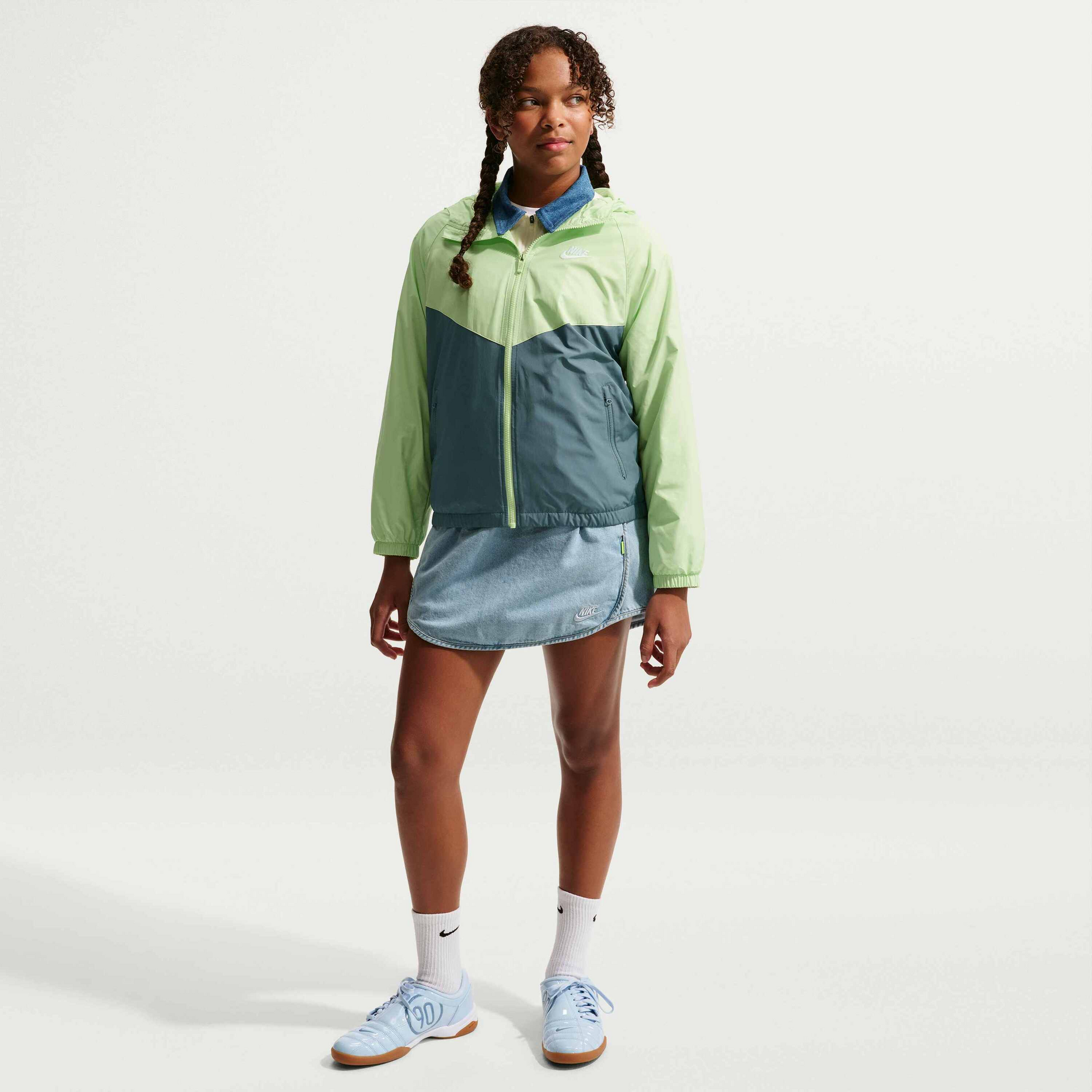 NIKE, Older Kids' Hooded Repel Jacket Sportswear Windrunner