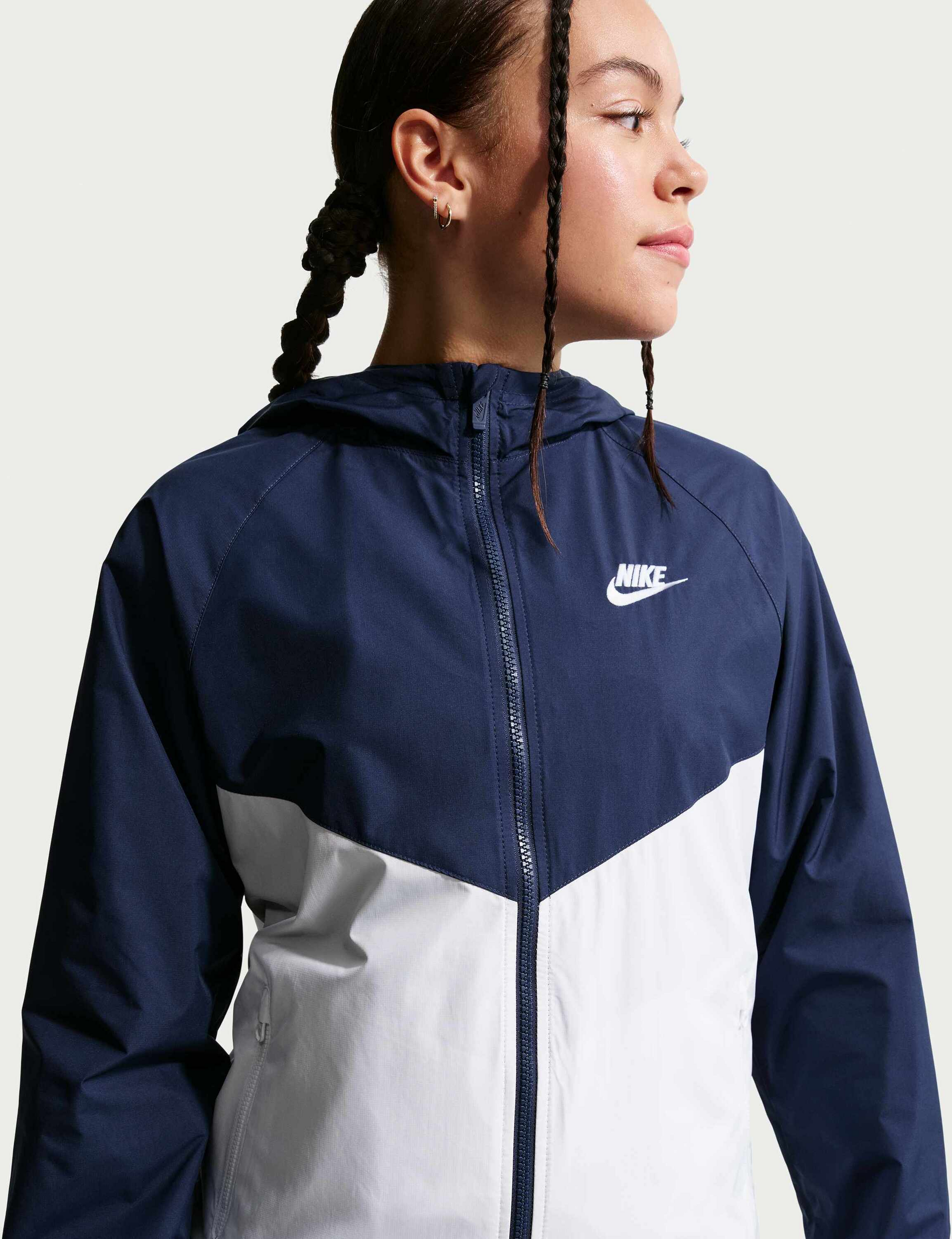 NIKE, Older Kids' Hooded Repel Jacket Sportswear Windrunner
