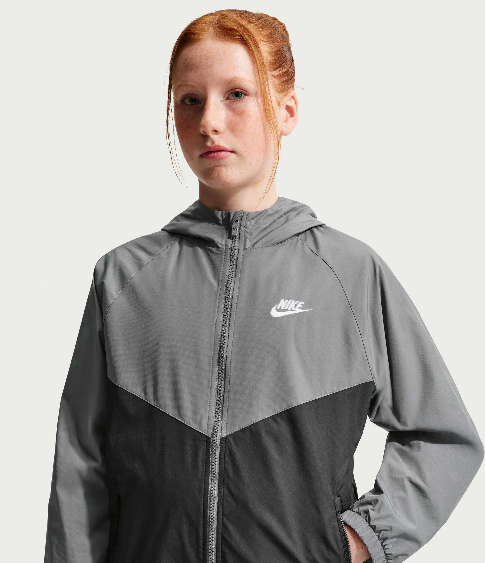 NIKE, Older Kids' Hooded Repel Jacket Sportswear Windrunner