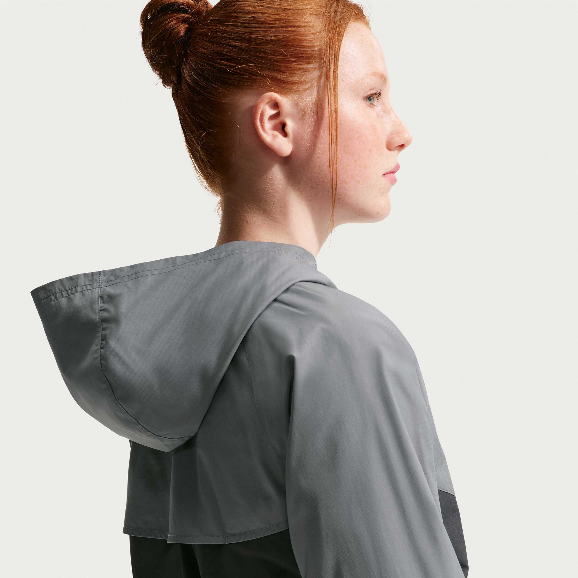 NIKE, Older Kids' Hooded Repel Jacket Sportswear Windrunner