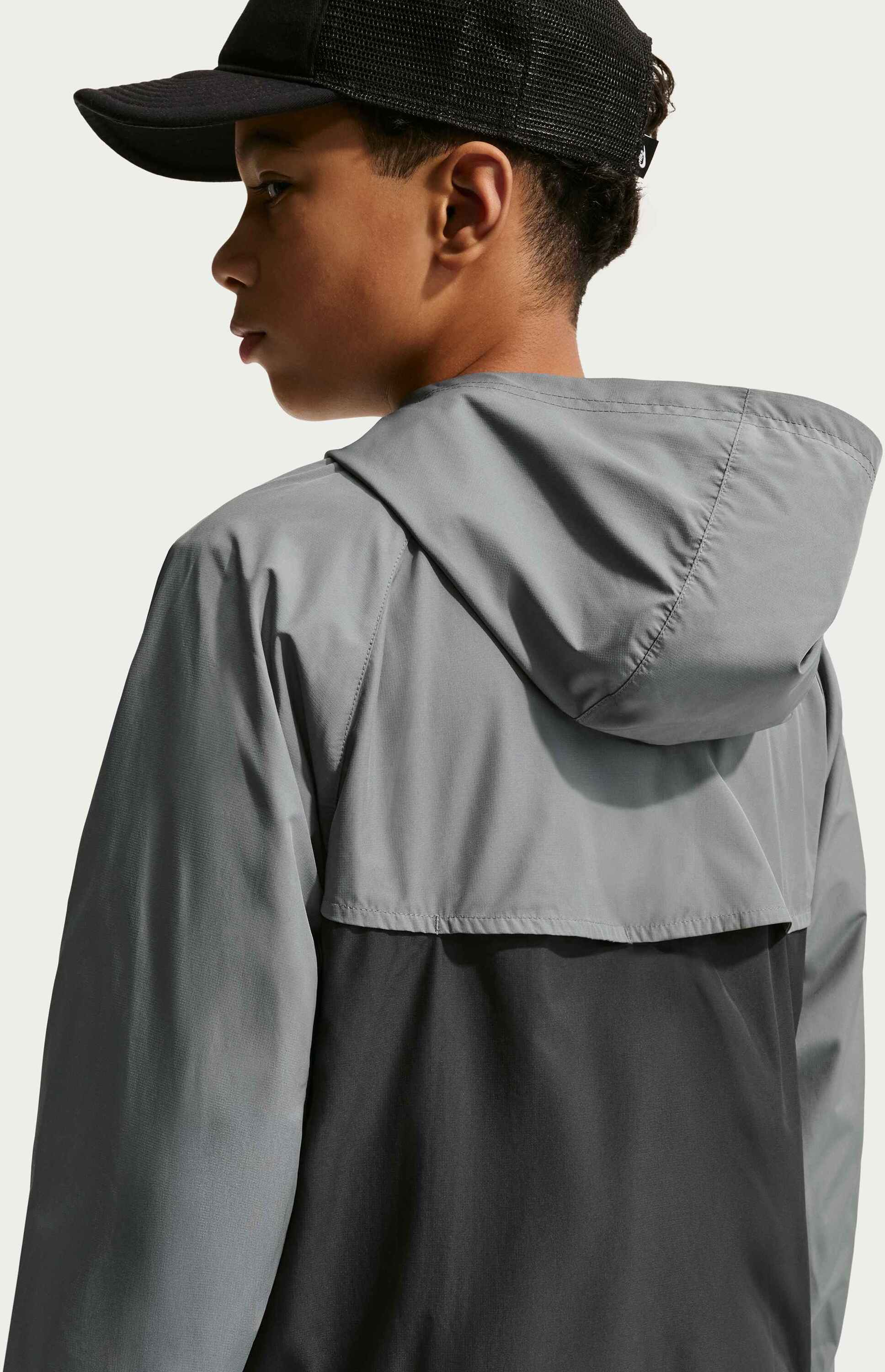 NIKE, Older Kids' Hooded Repel Jacket Sportswear Windrunner