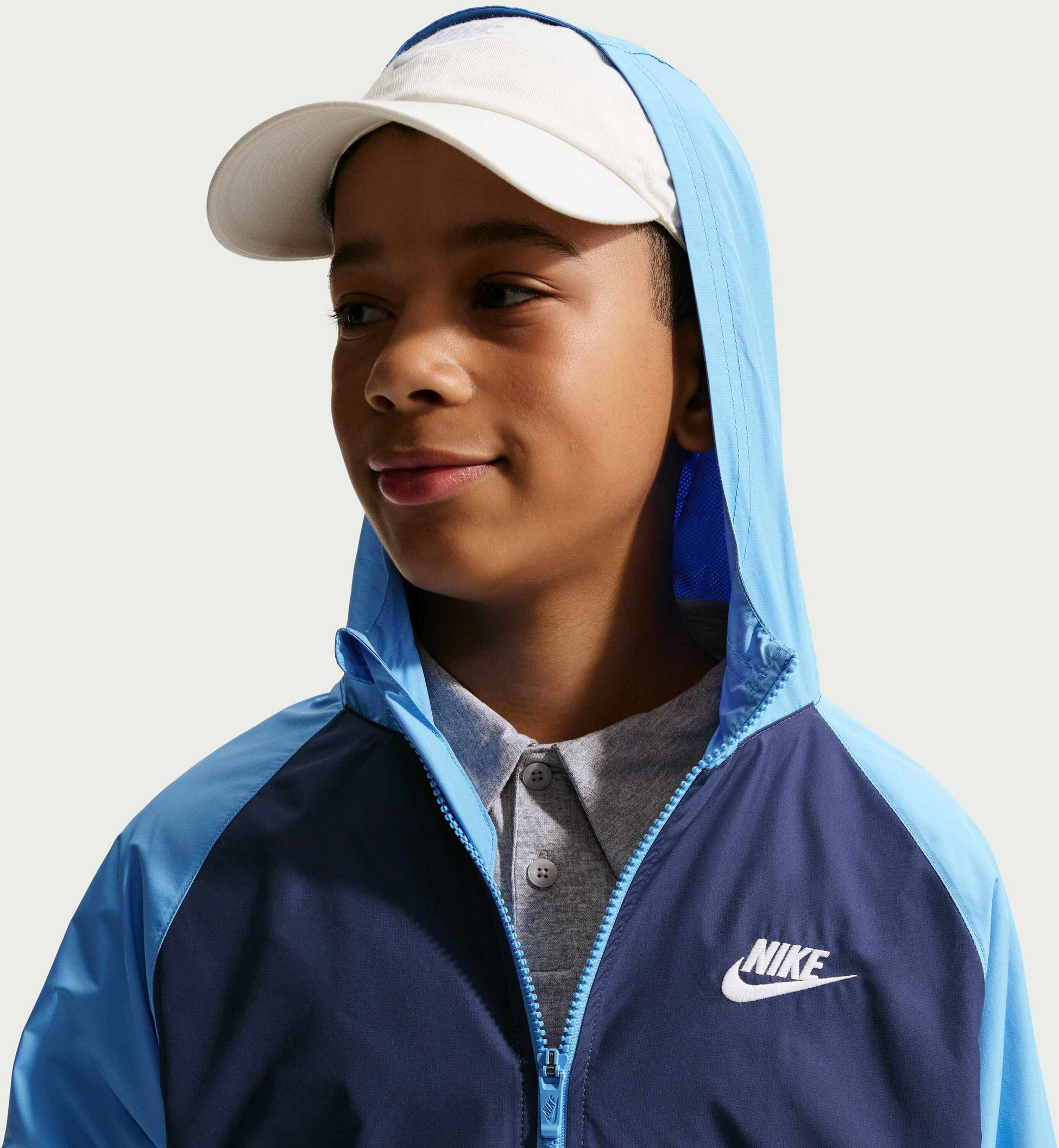 NIKE, Older Kids' Hooded Repel Jacket Sportswear Windrunner