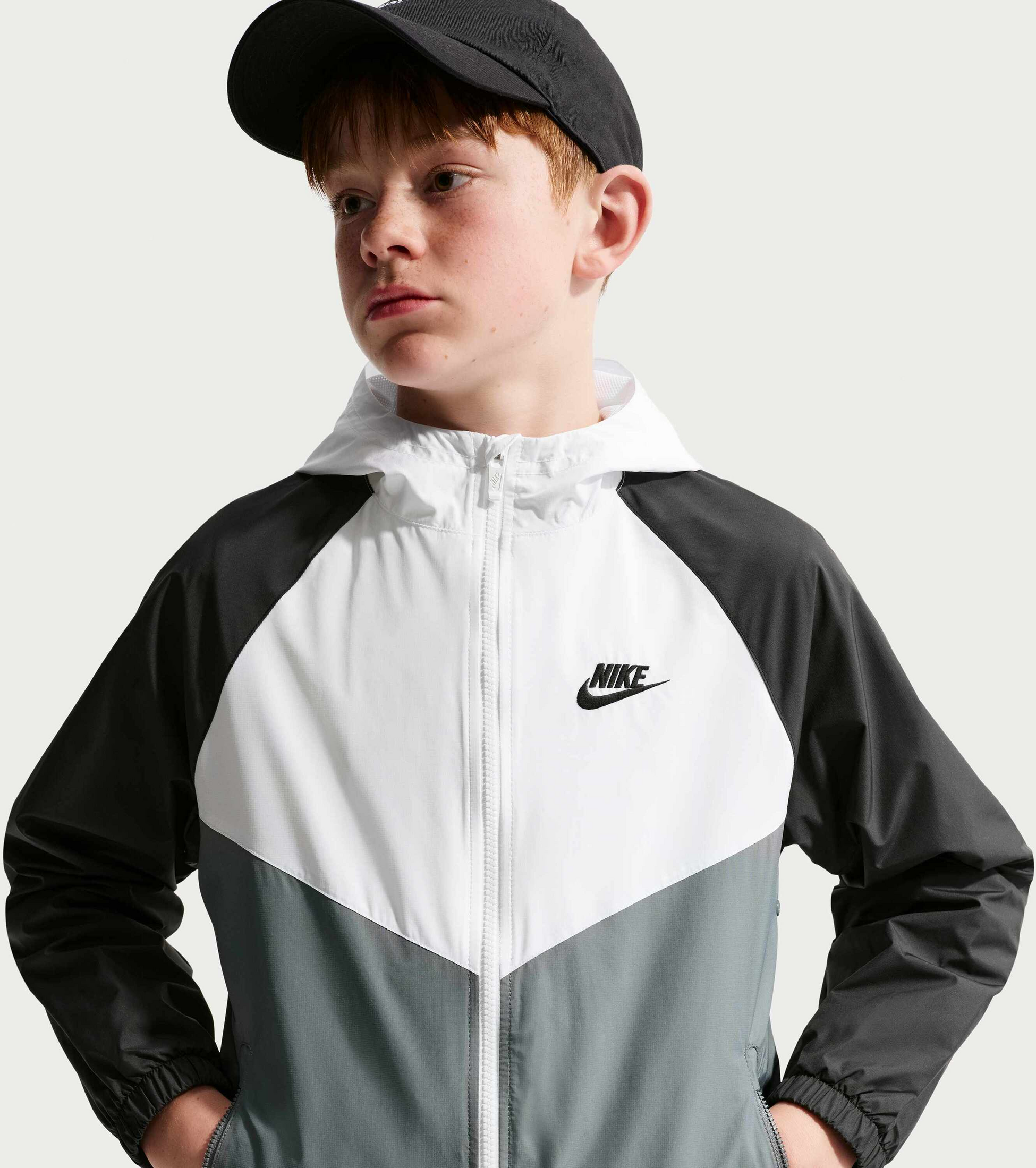 NIKE, Older Kids' Hooded Repel Jacket Sportswear Windrunner