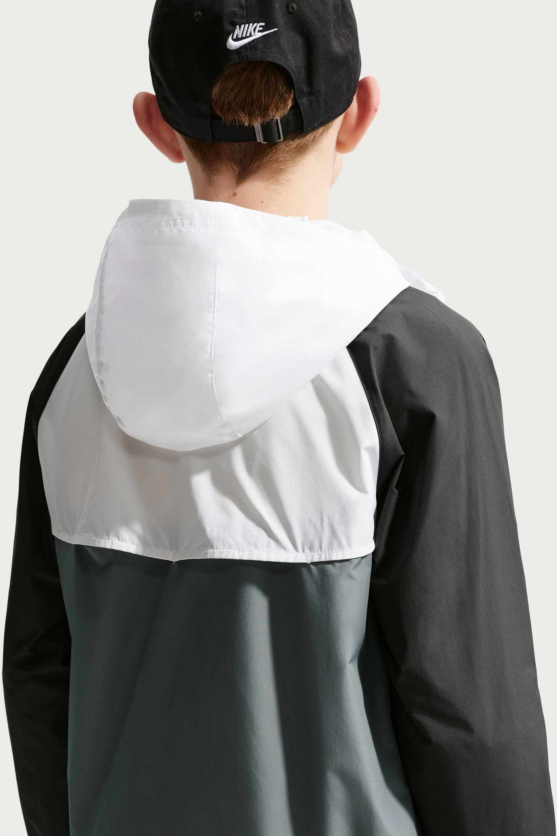 NIKE, Older Kids' Hooded Repel Jacket Sportswear Windrunner