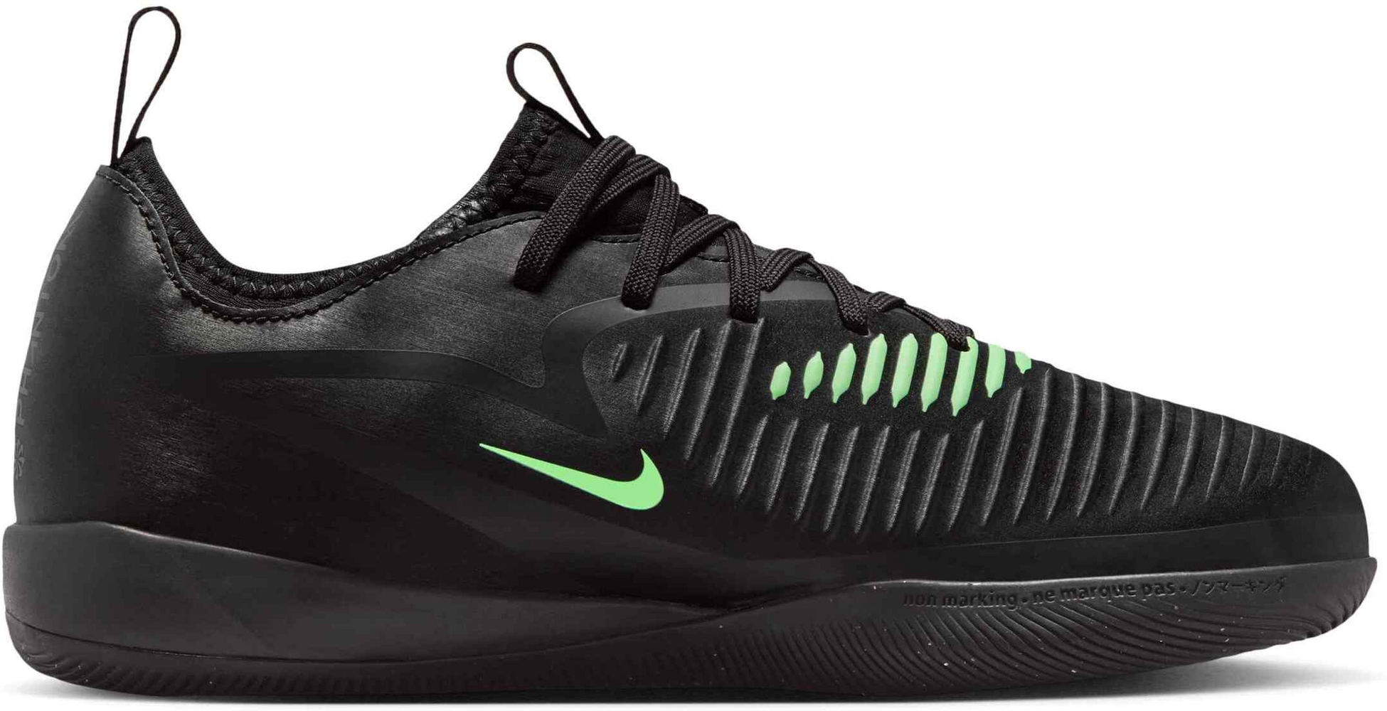 NIKE, Older Kids' Indoor Court Football Shoes Jr. Phantom 6 Low Academy