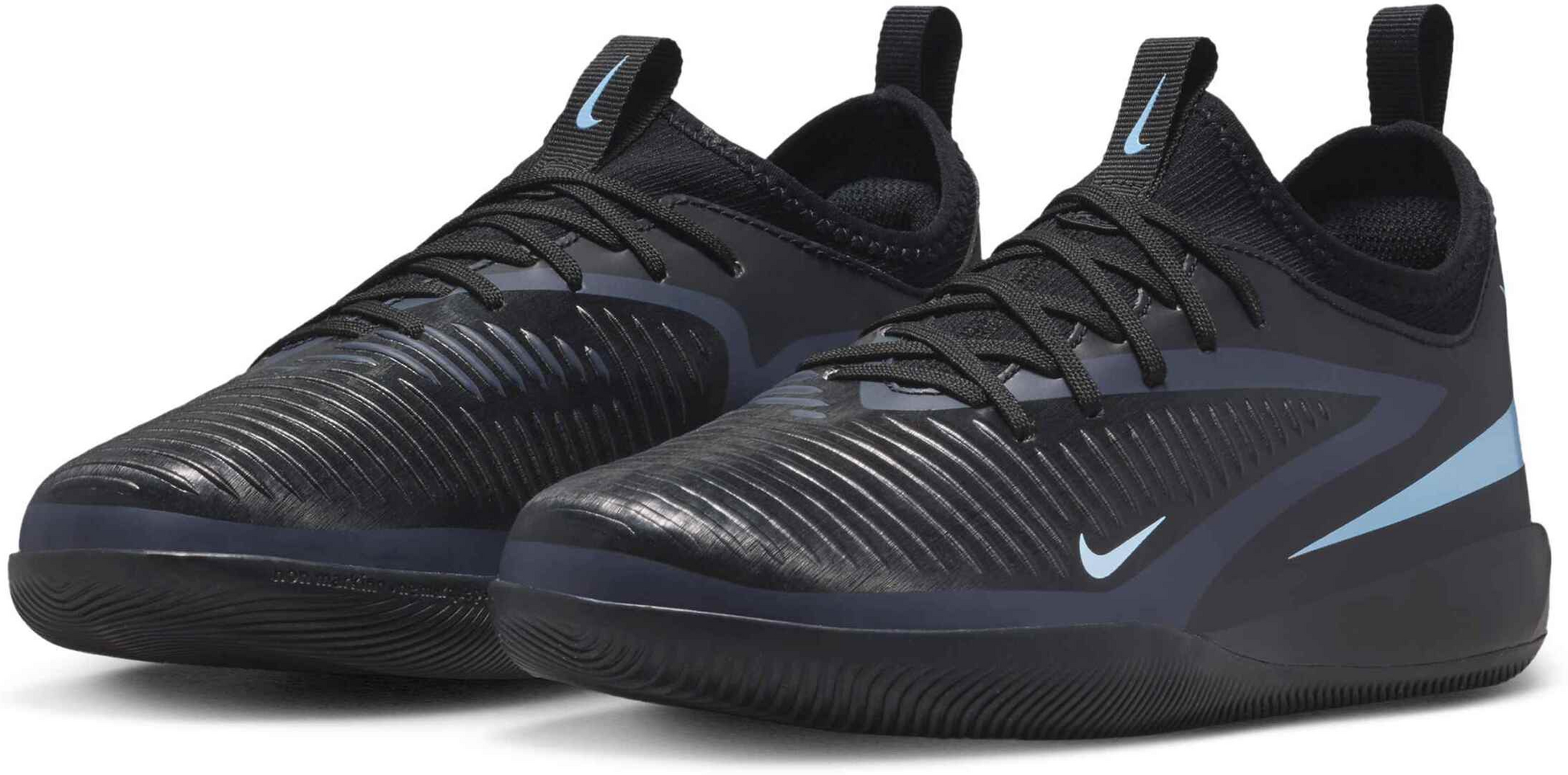 NIKE, Older Kids' Indoor Court Football Shoes Jr. Phantom 6 Low Academy