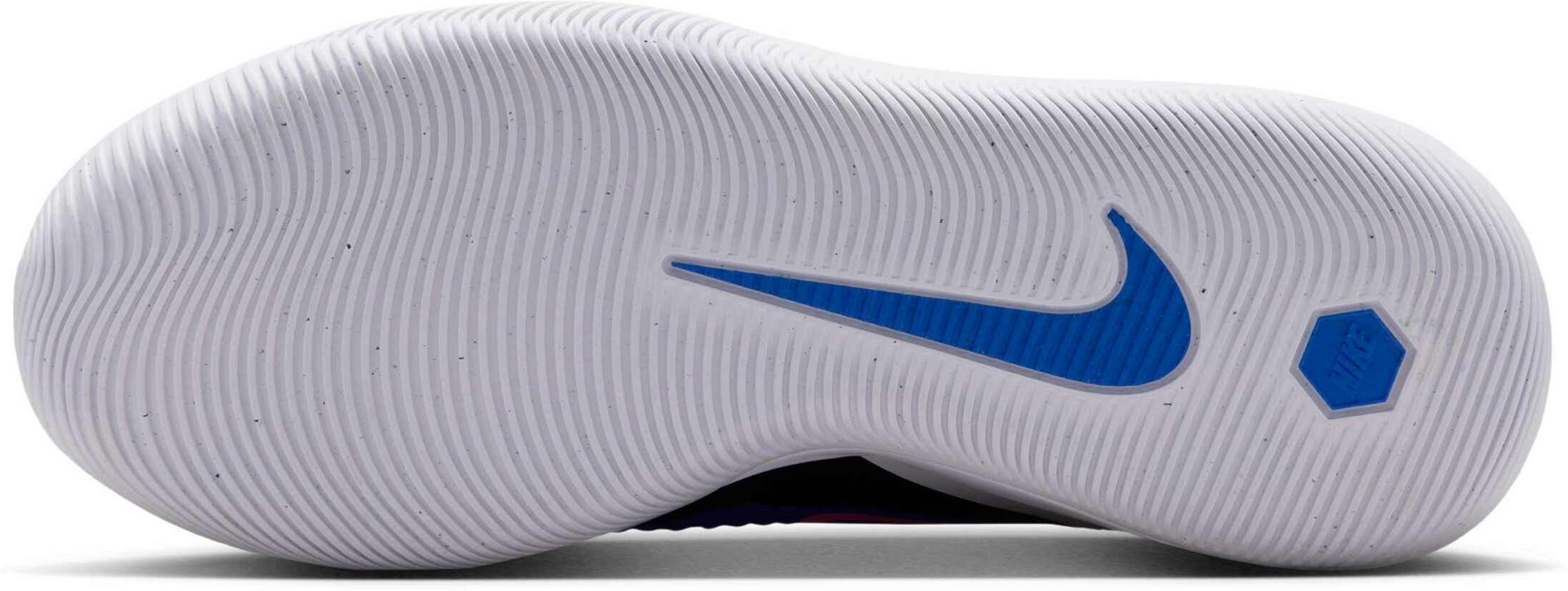 NIKE, Older Kids' Indoor Court Football Shoes Jr. Phantom 6 Low Academy