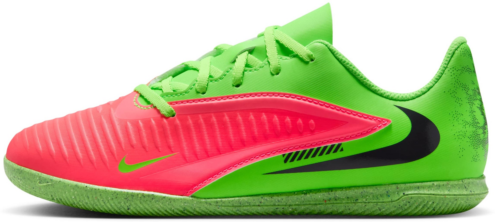 NIKE, Older Kids' Indoor Court Football Shoes Jr. Phantom 6 Low Club 'erling Haaland'