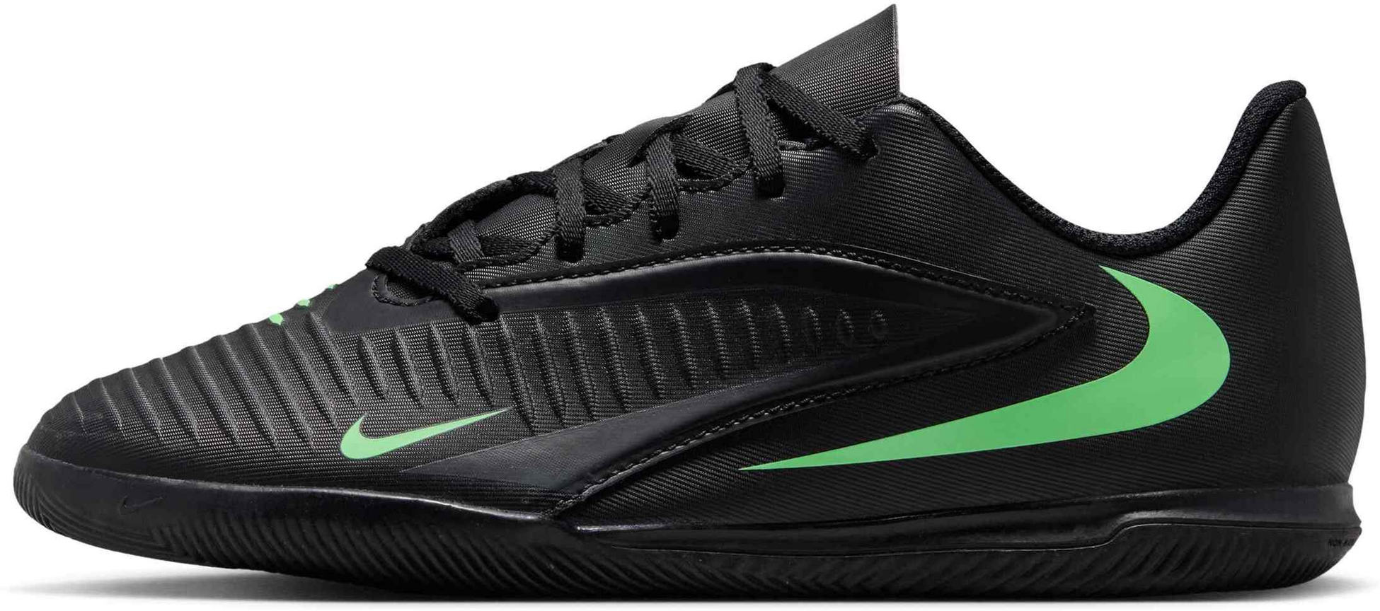 NIKE, Older Kids' Indoor Court Football Shoes Jr. Phantom 6 Low Club